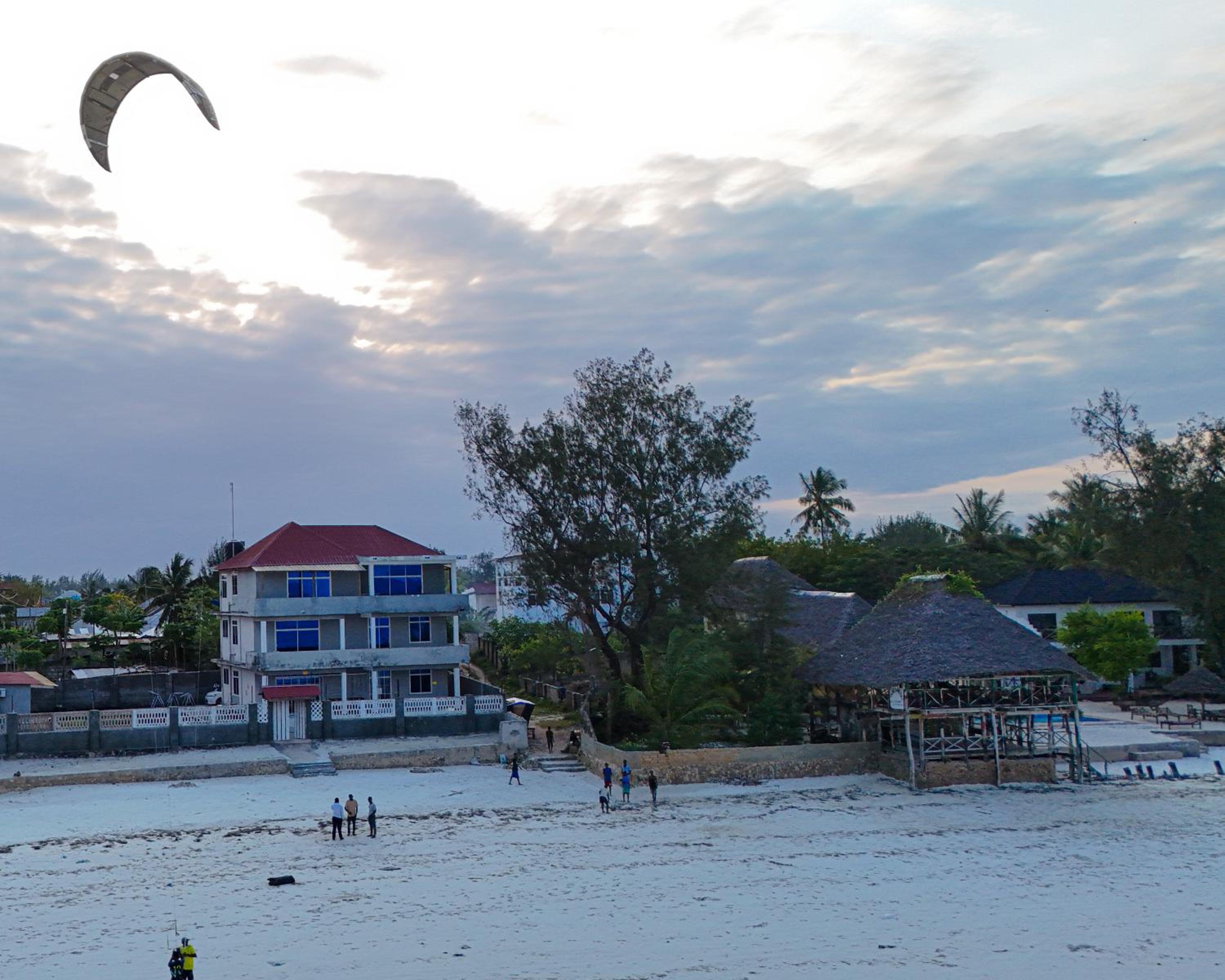 Oceanfront 2BR Zanzibar - Free Airport Shuttle
