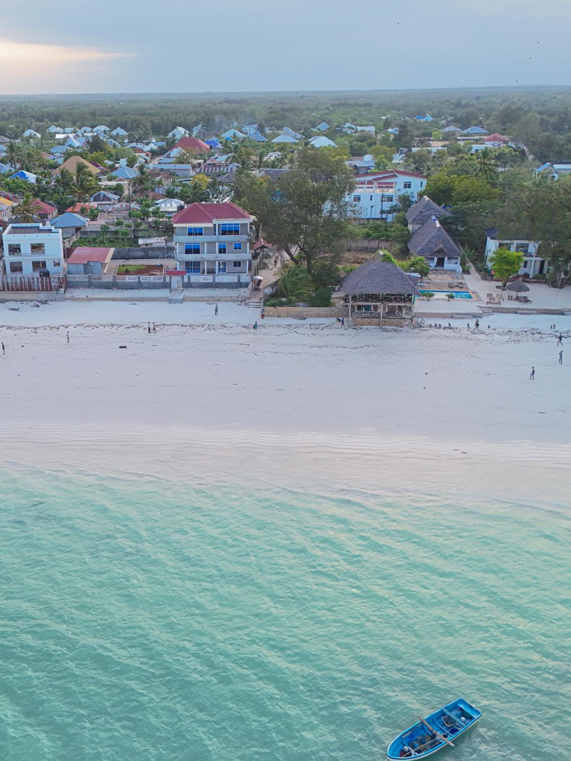 Oceanfront 2BR Zanzibar - Free Airport Shuttle