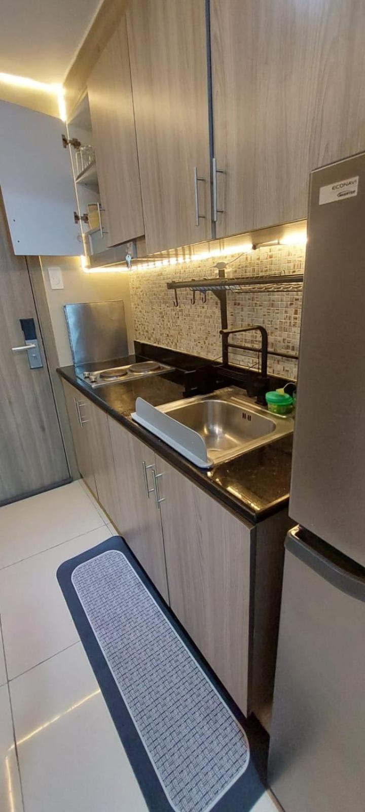 Fully Furnished 1 Bedroom Condo - Fame Residences, Tower 2