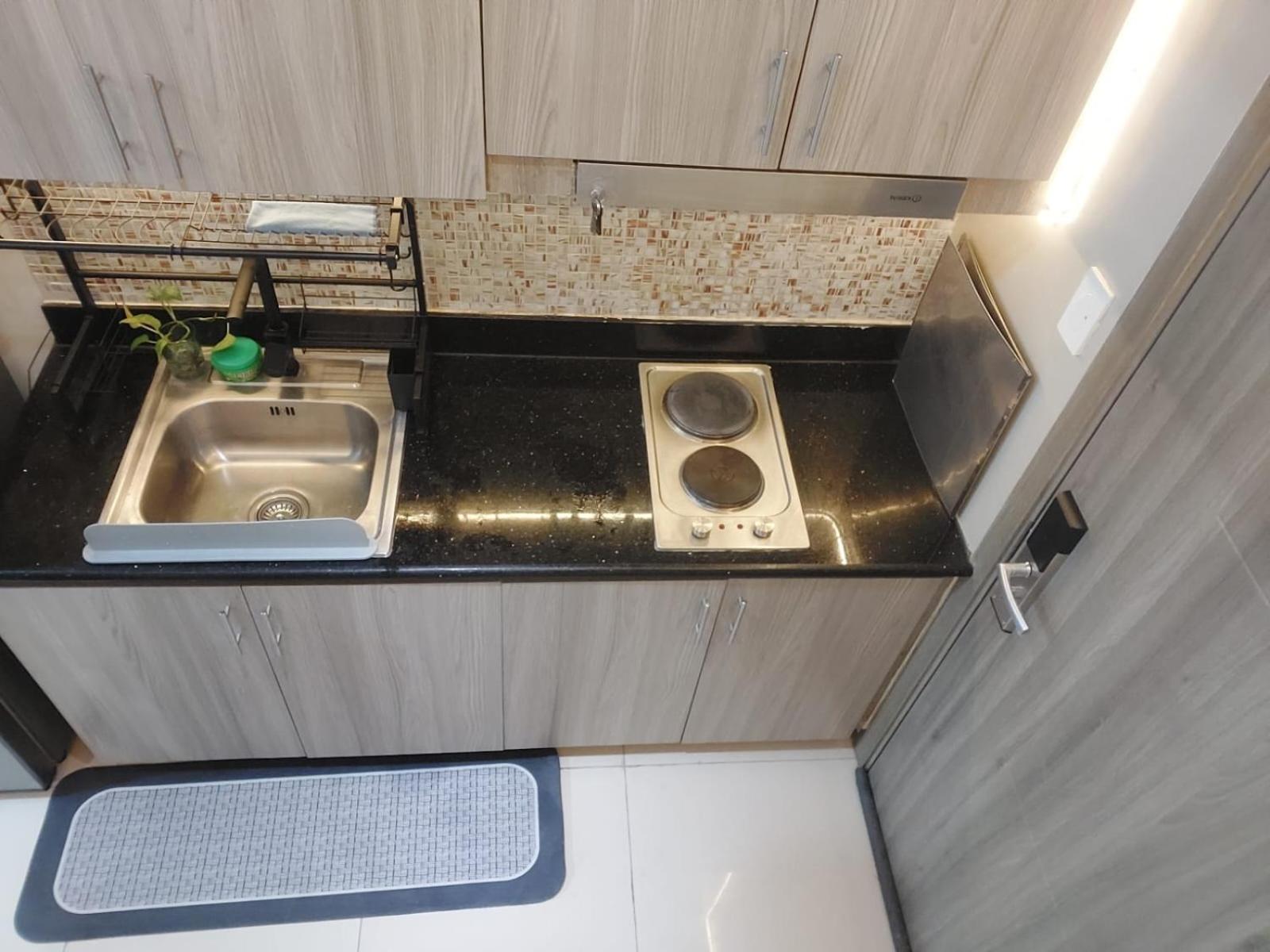 Fully Furnished 1 Bedroom Condo - Fame Residences, Tower 2