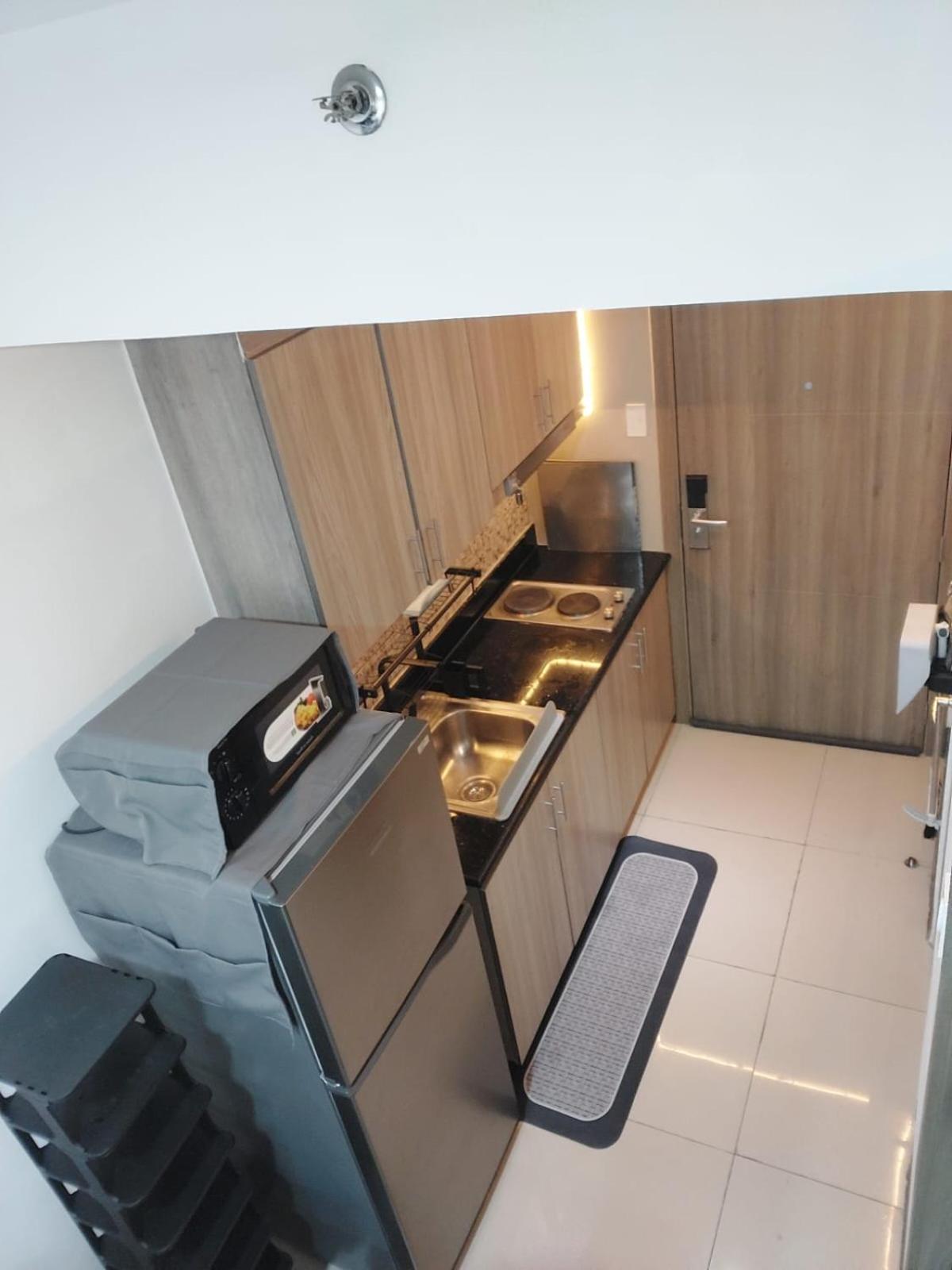 Fully Furnished 1 Bedroom Condo - Fame Residences, Tower 2