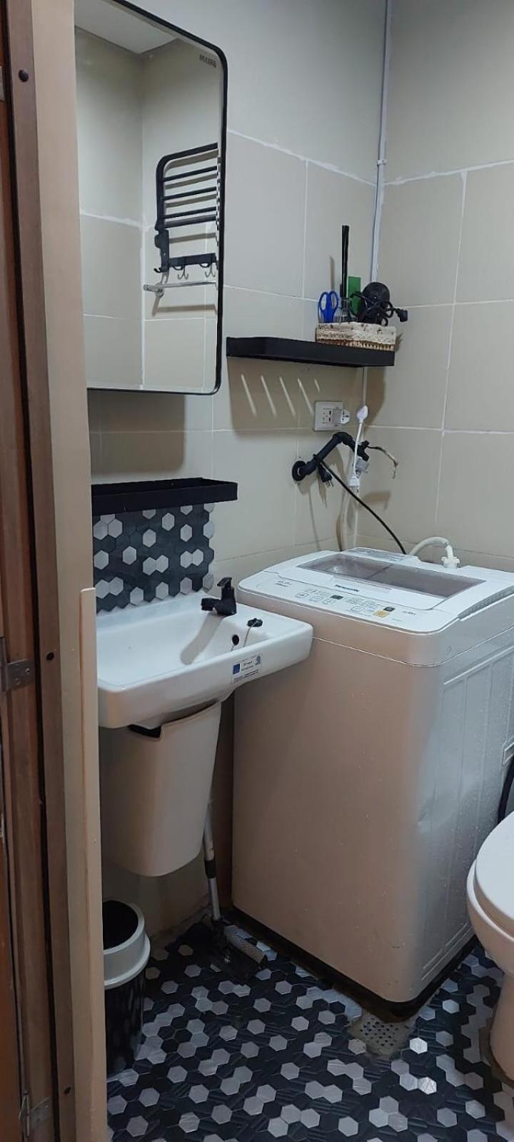 Fully Furnished 1 Bedroom Condo - Fame Residences, Tower 2