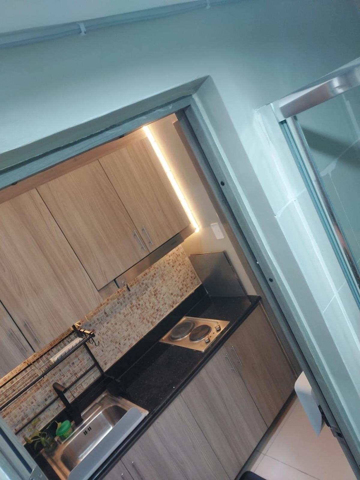 Fully Furnished 1 Bedroom Condo - Fame Residences, Tower 2