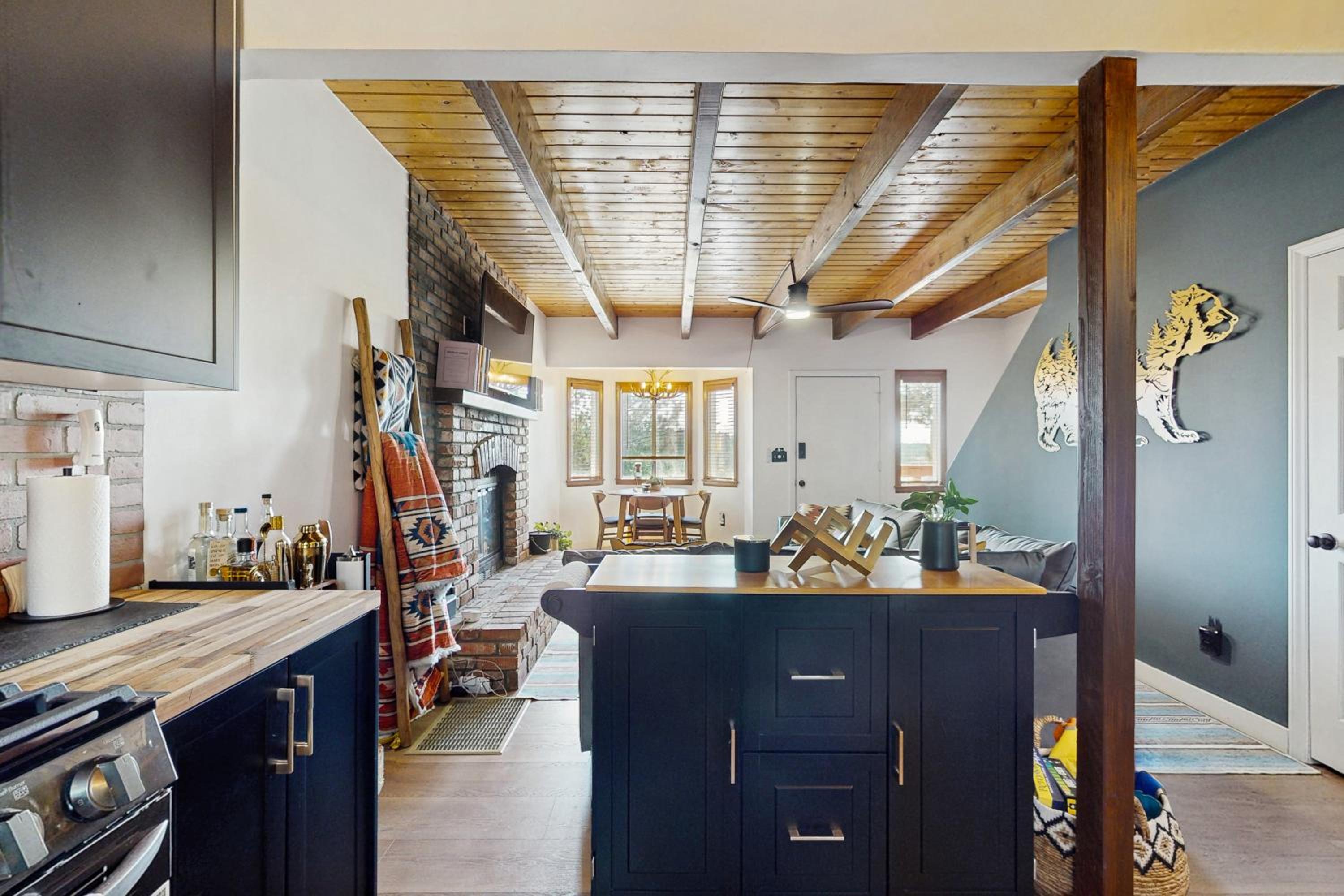 Boat, Hike, Ski and Fish Running Springs Retreat