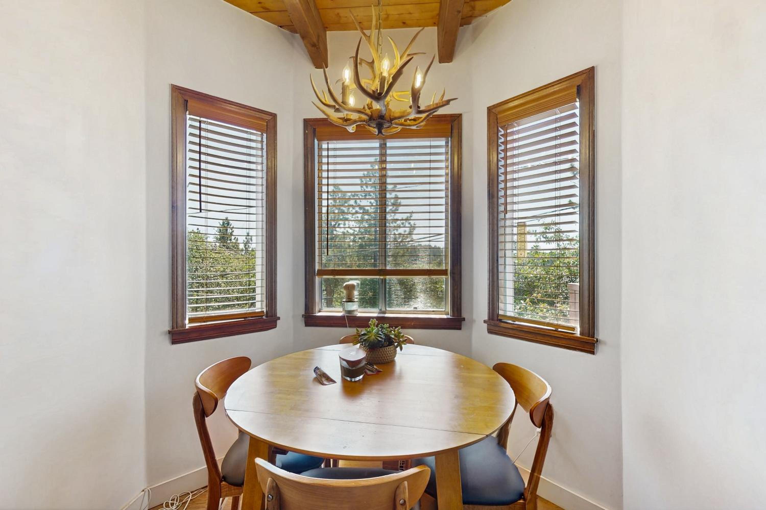 Boat, Hike, Ski and Fish Running Springs Retreat