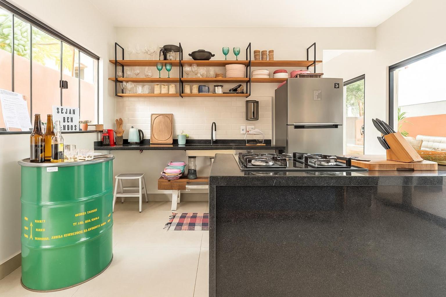 Casa com piscina, vista das montanhas, terraço, quintal
