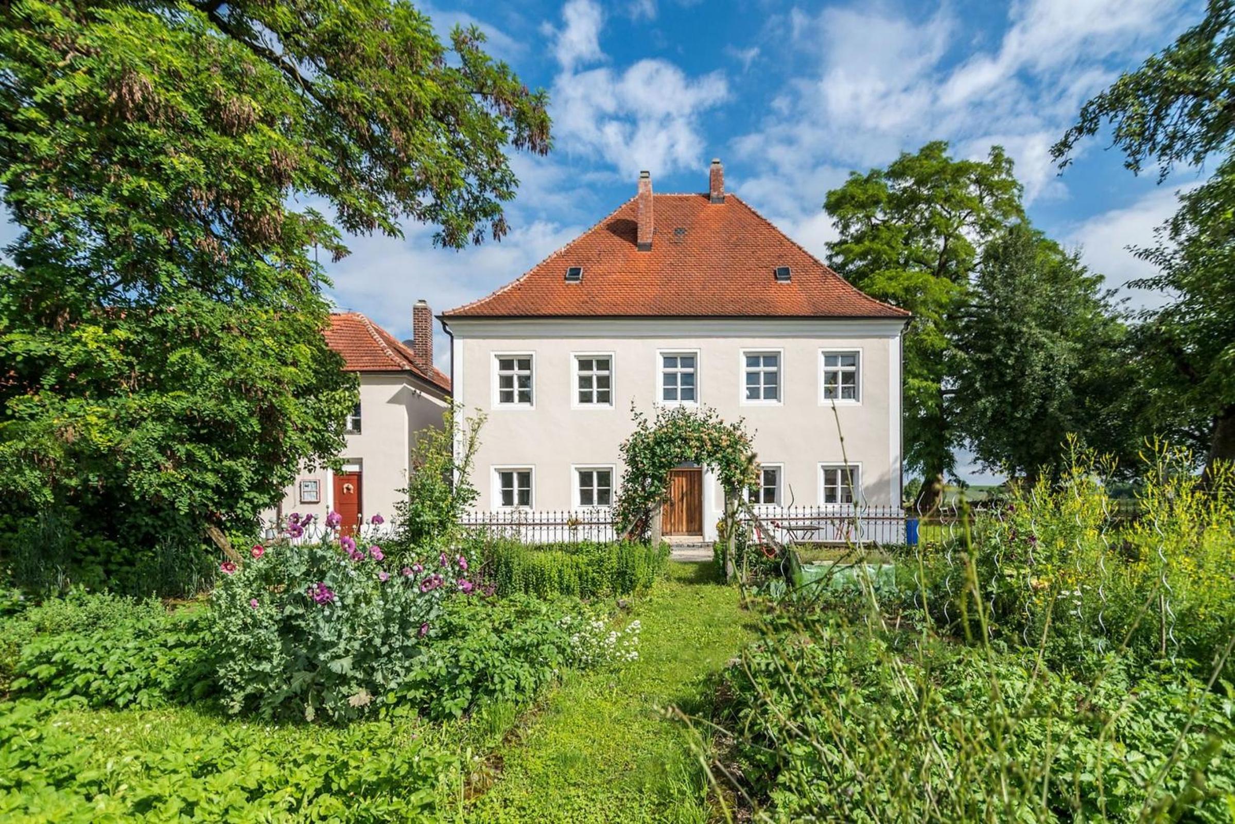 Historischer Pfarrhof Niederleierndorf