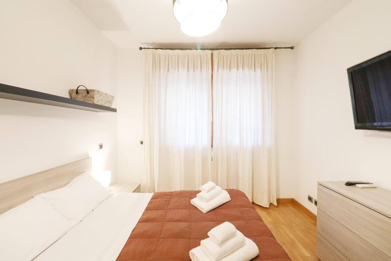 Olimpico Chic Home - Free Parking, Balcony, AC, Wi-Fi