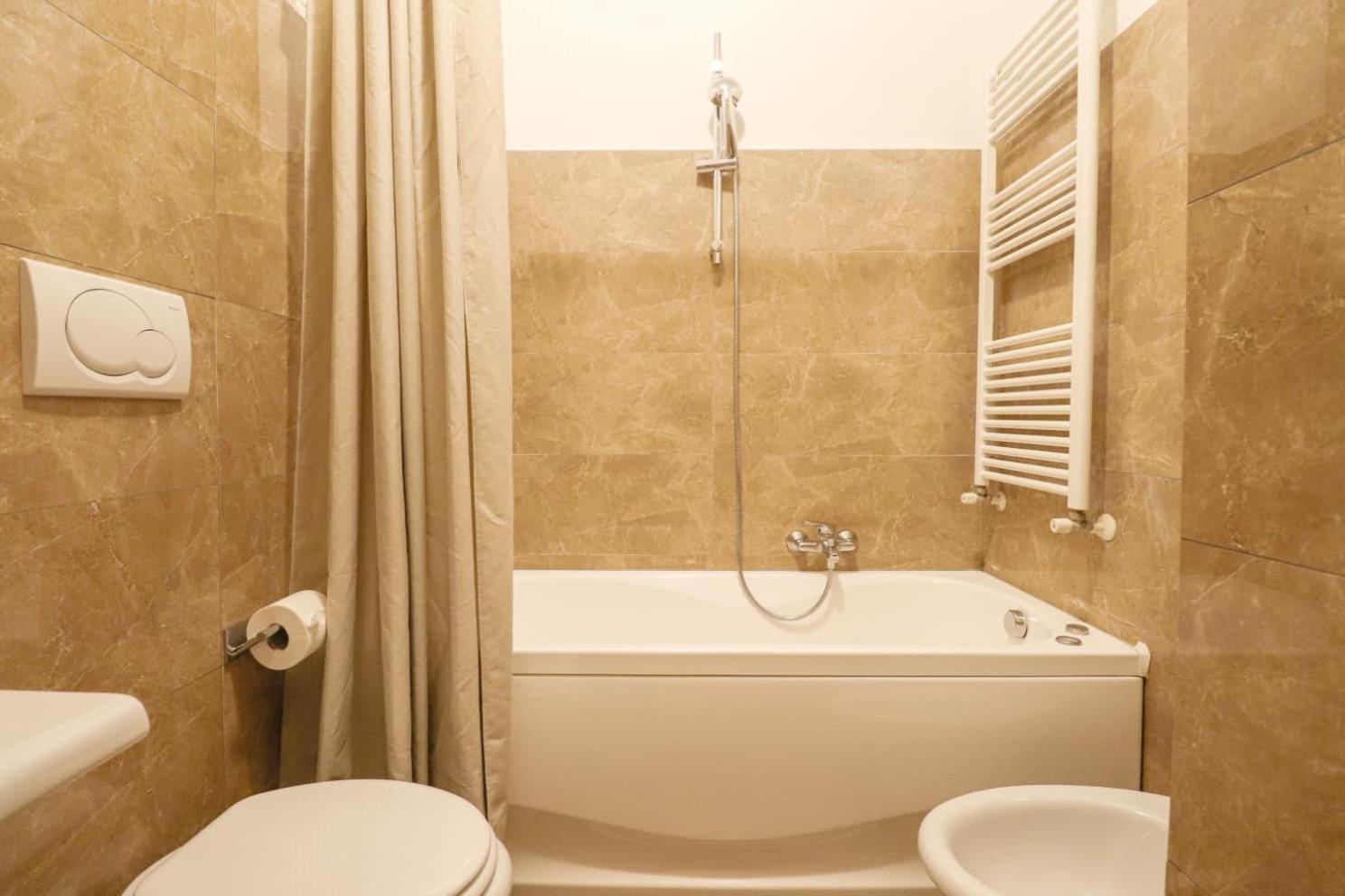 Olimpico Chic Home - Free Parking, Balcony, AC, Wi-Fi