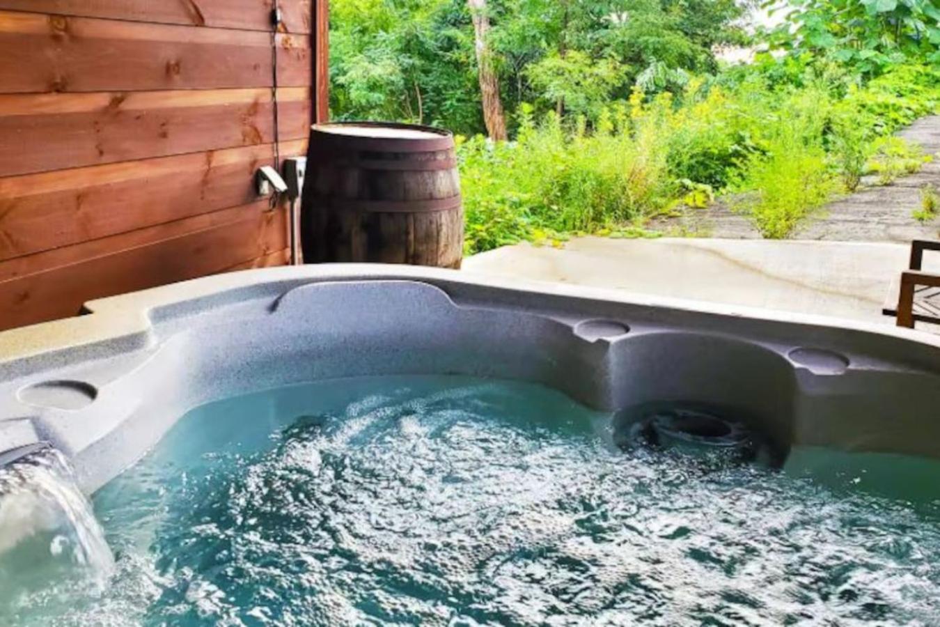 Bearfoot Ridge Hot Tub Game Room MTN Views