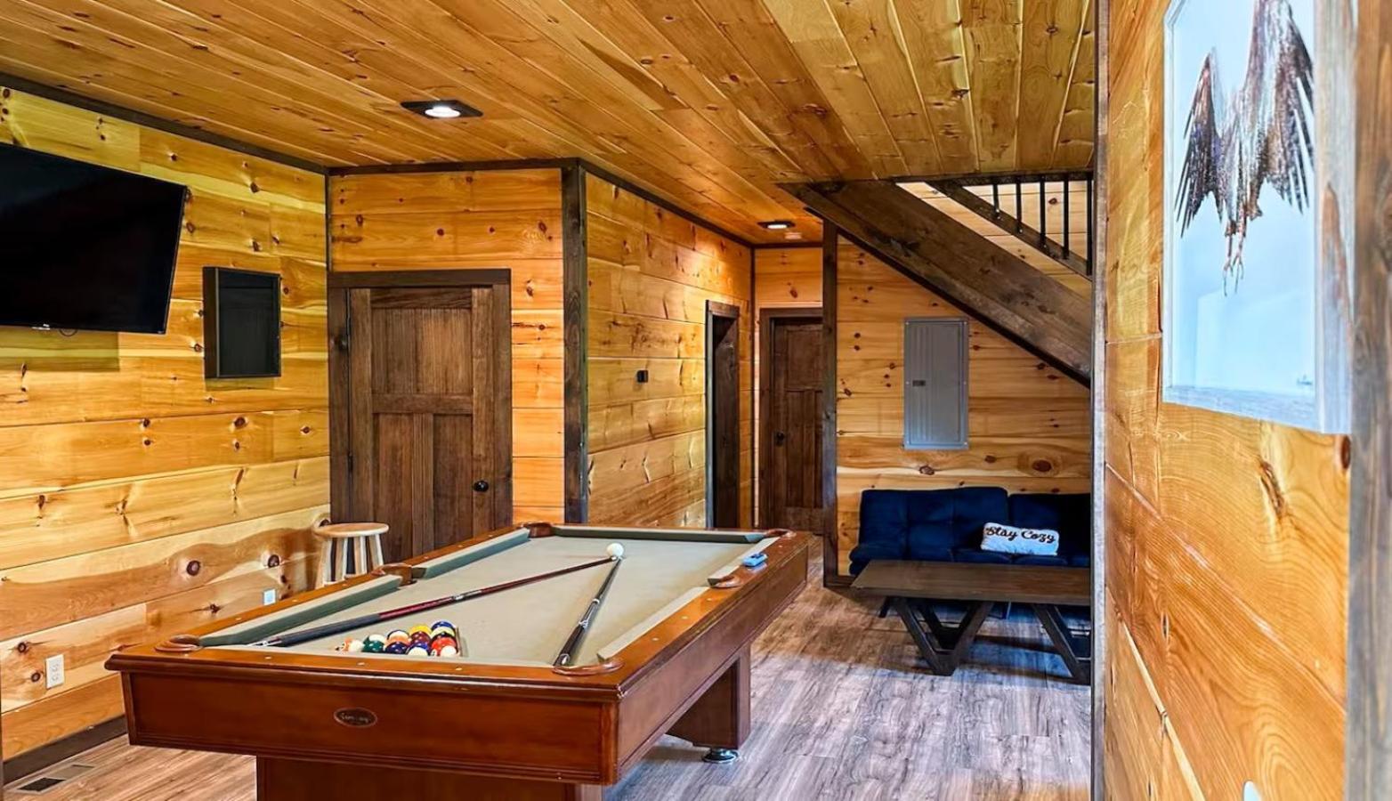 Bearfoot Ridge Hot Tub Game Room MTN Views