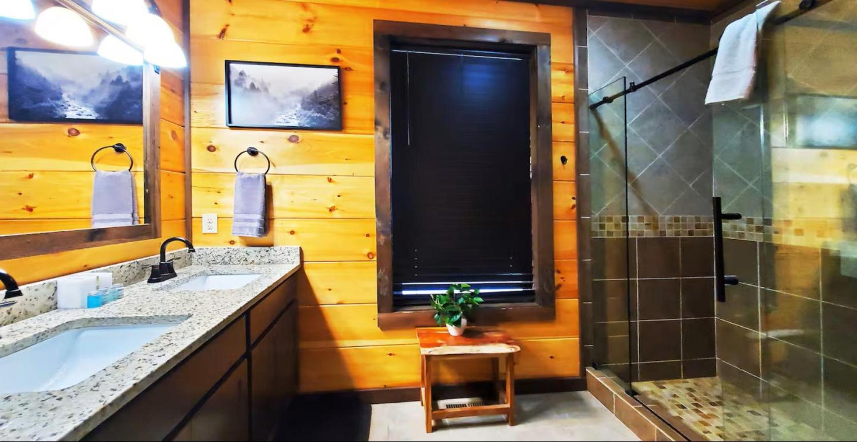 Bearfoot Ridge Hot Tub Game Room MTN Views