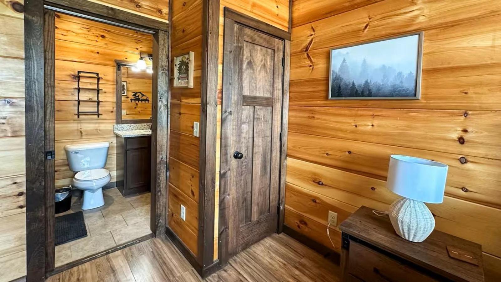 Bearfoot Ridge Hot Tub Game Room MTN Views
