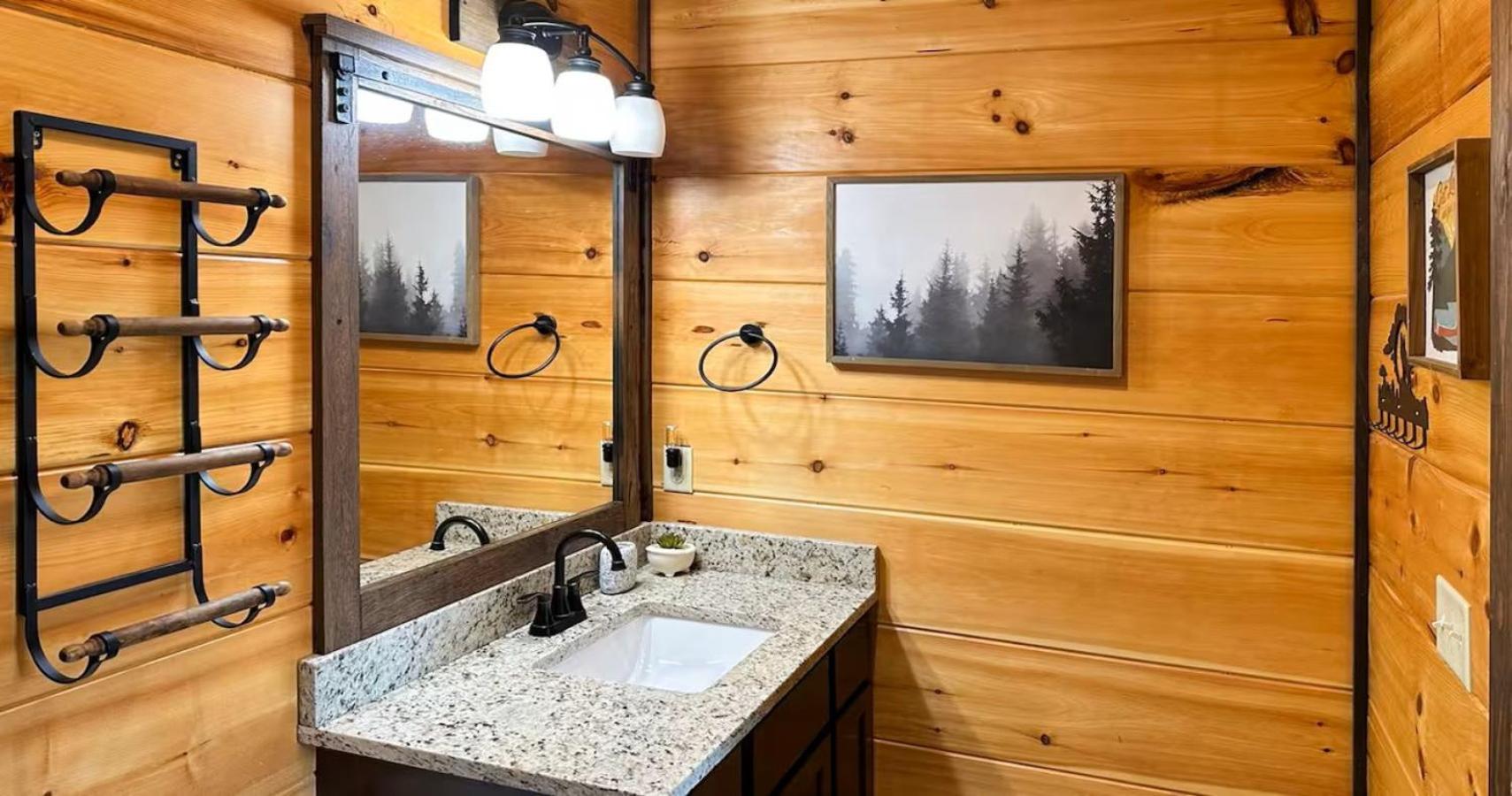 Bearfoot Ridge Hot Tub Game Room MTN Views