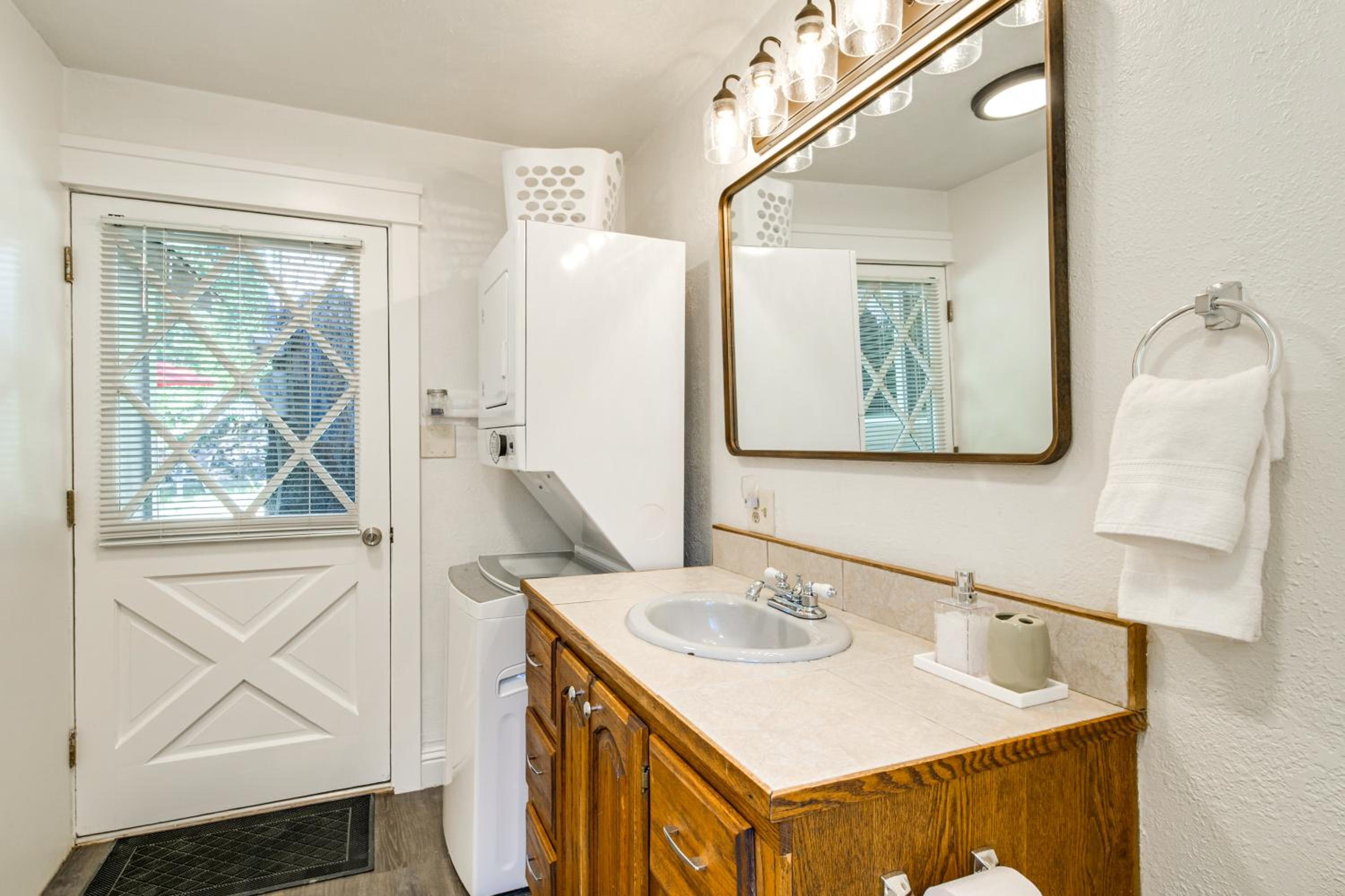 Forest Cabin by Crater Lake and Klamath Falls