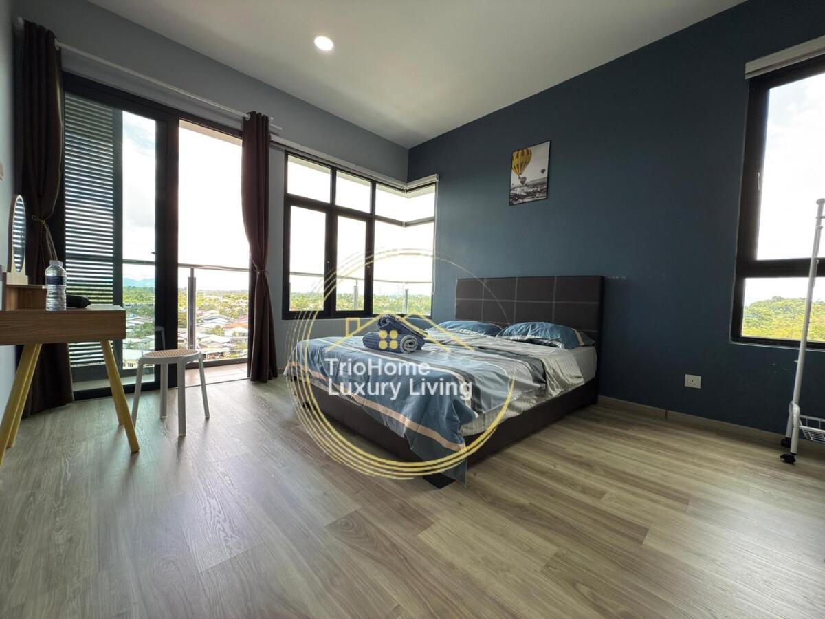 Kuching Homestay 8th Floor Mountain View