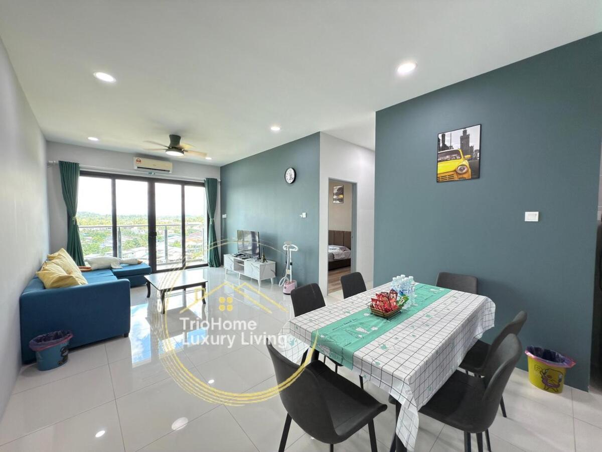 Kuching Homestay 8th Floor Mountain View
