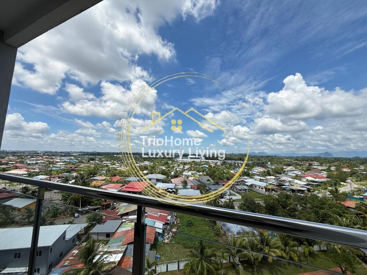 Kuching Homestay 8th Floor Mountain View