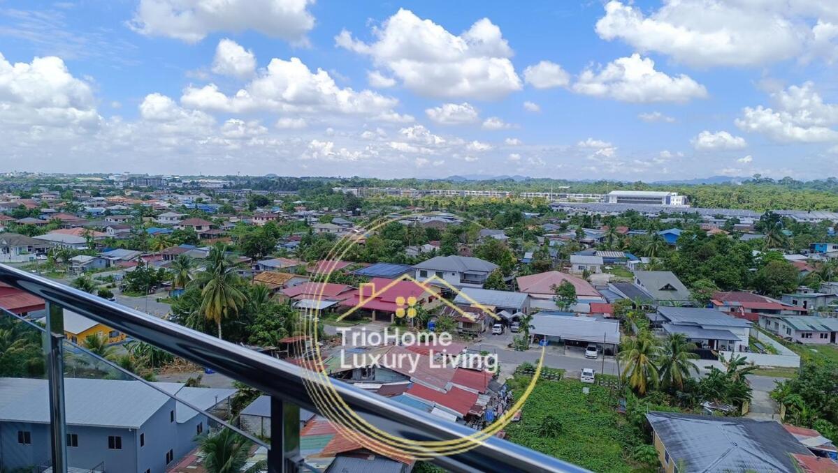 Kuching Homestay 8th Floor Mountain View