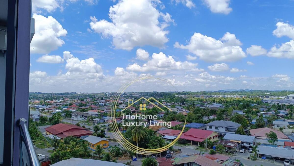 Kuching Homestay 8th Floor Mountain View