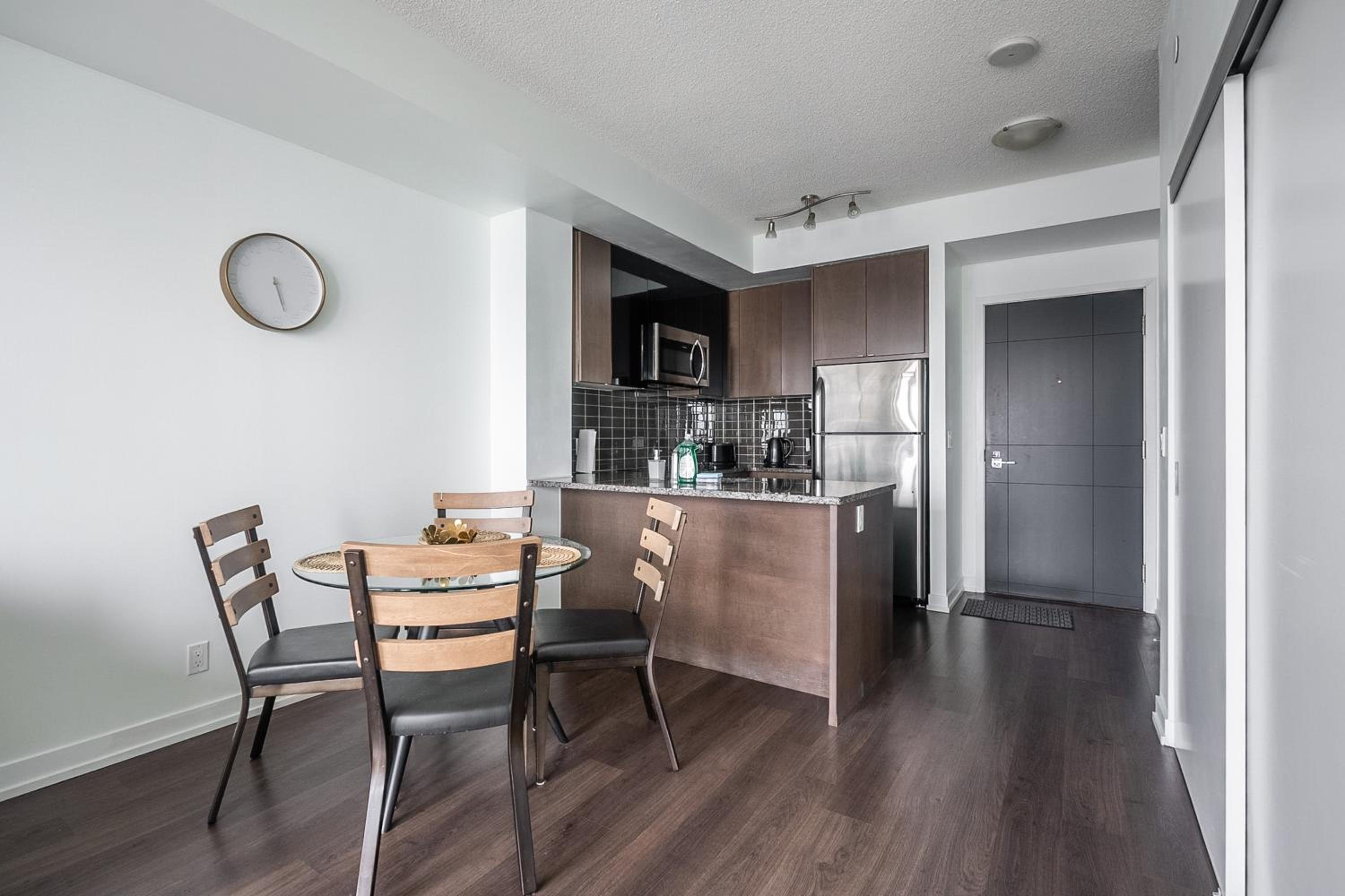 Modern 1 Bedroom Dunfield Ave Apartment