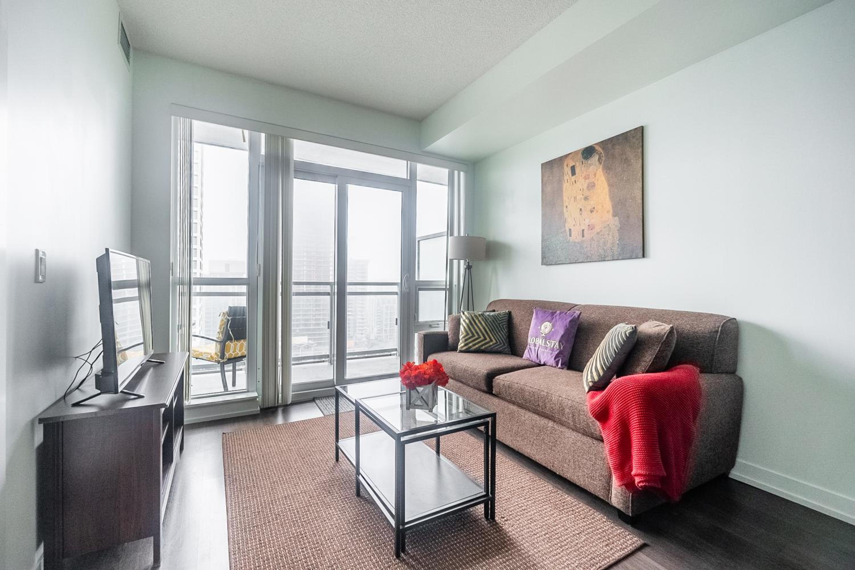 Modern 1 Bedroom Dunfield Ave Apartment