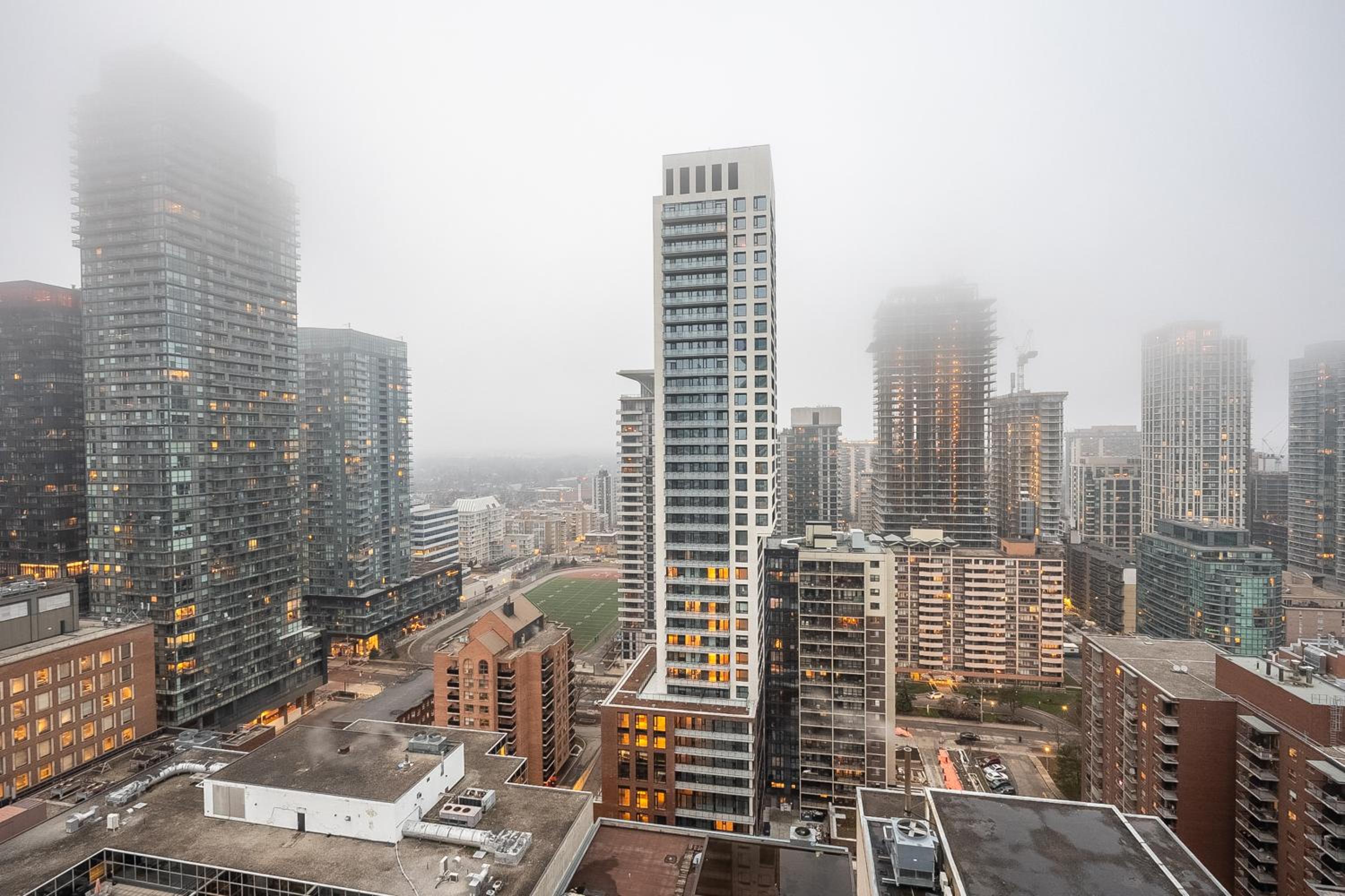 Modern 1 Bedroom Dunfield Ave Apartment