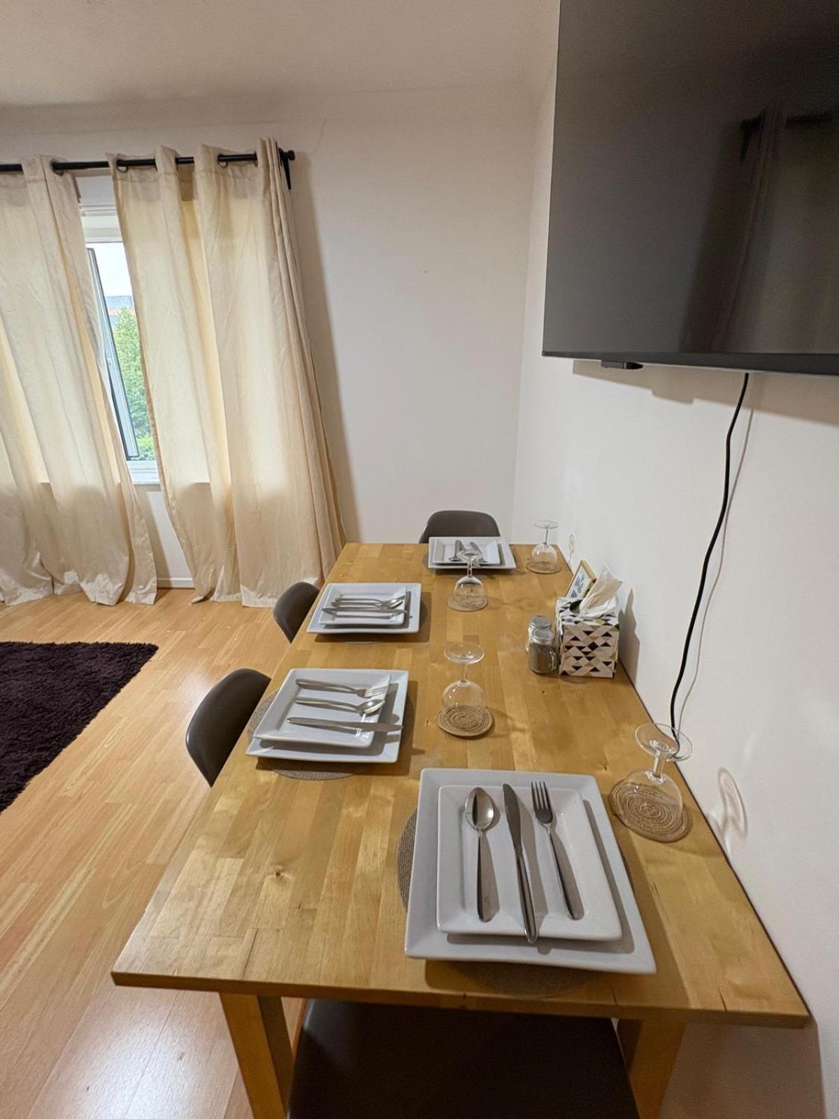 Misk Homes #3 Near Heathrow Airport, shops & Brunel University - Free Parking