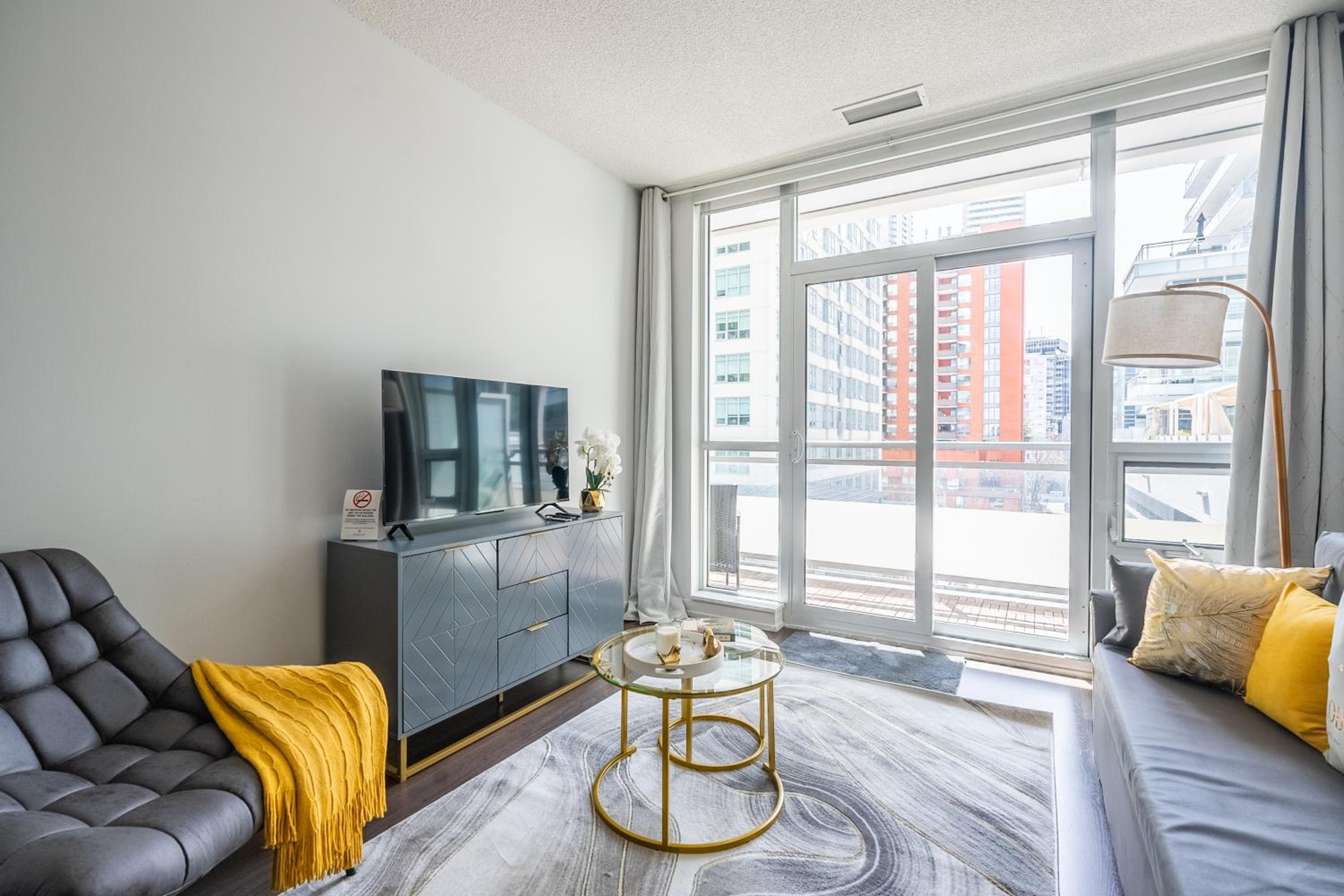 Modern Apartments 2BR 2BA Lillian St with Balcony