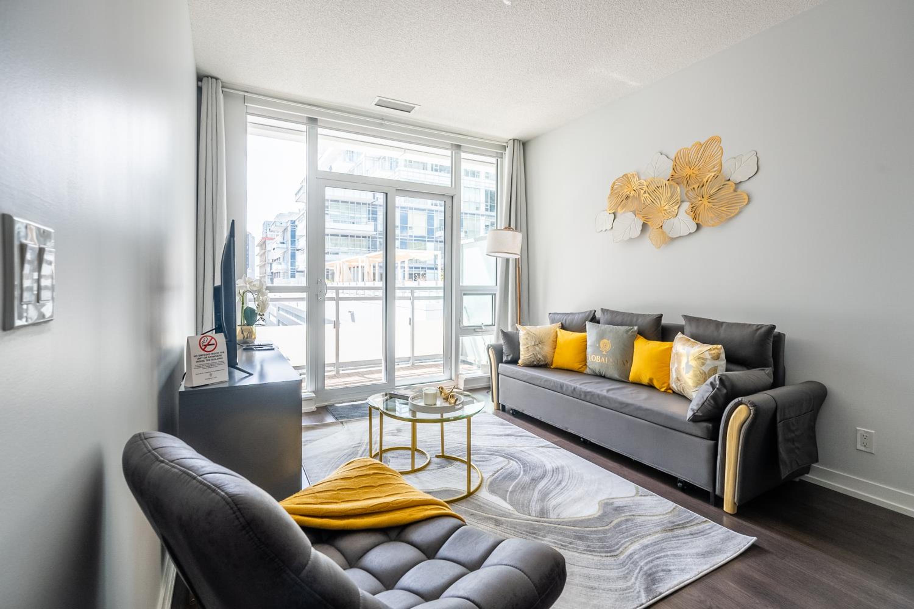 Modern Apartments 2BR 2BA Lillian St with Balcony