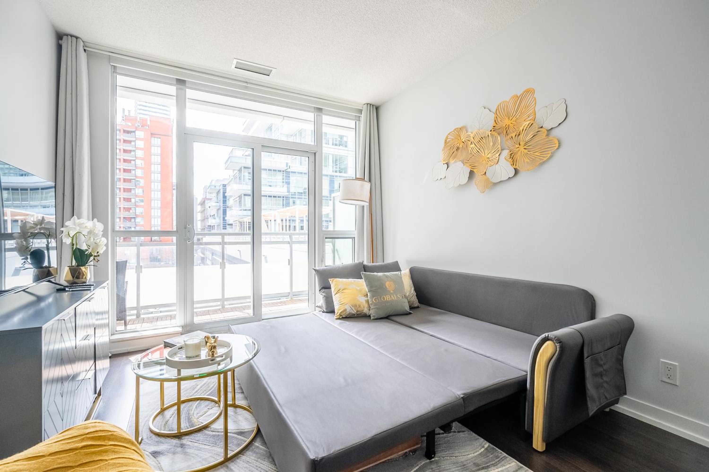 Modern Apartments 2BR 2BA Lillian St with Balcony
