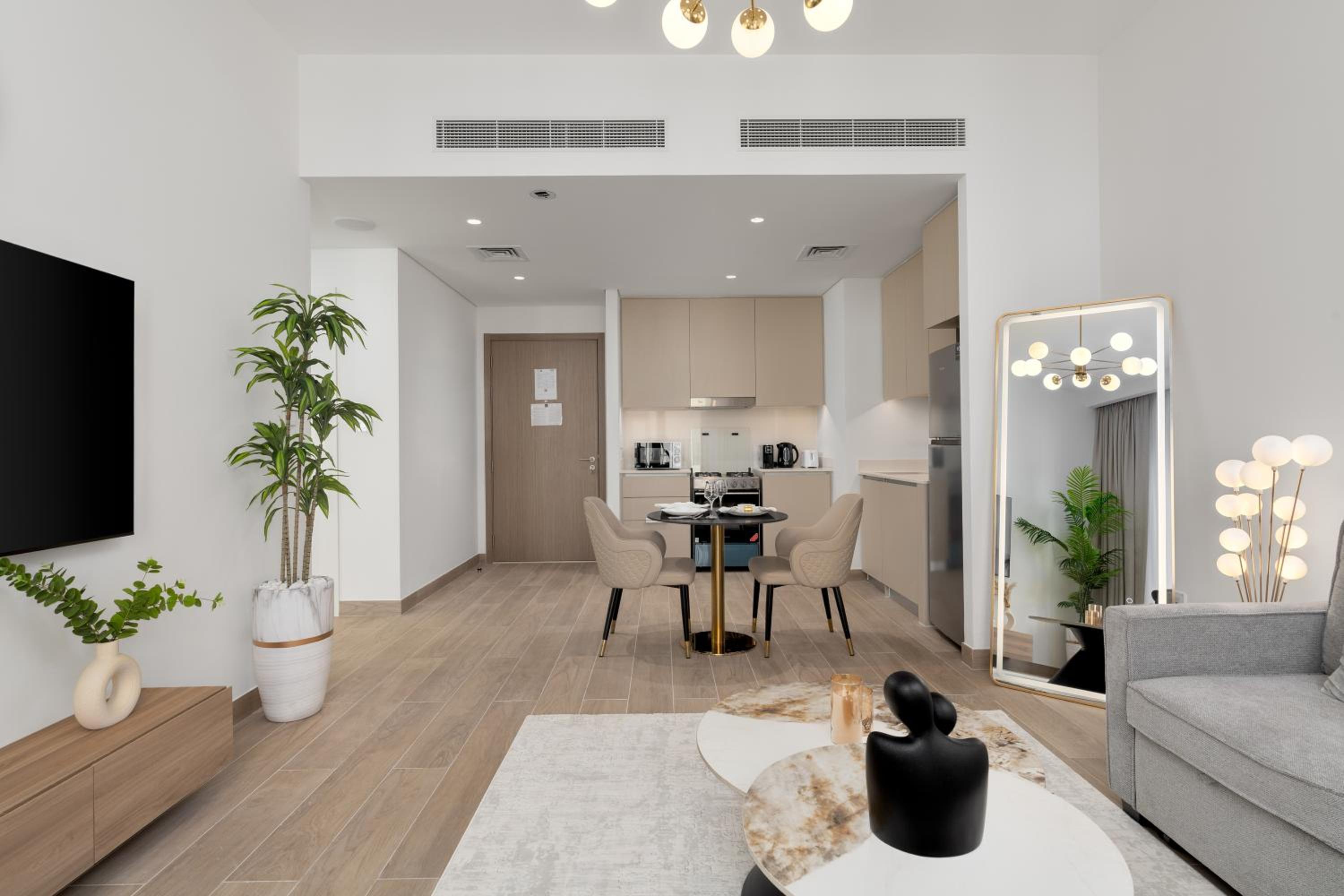 Maison Privee - Charming Urban Escape with Resort-Style Facilities