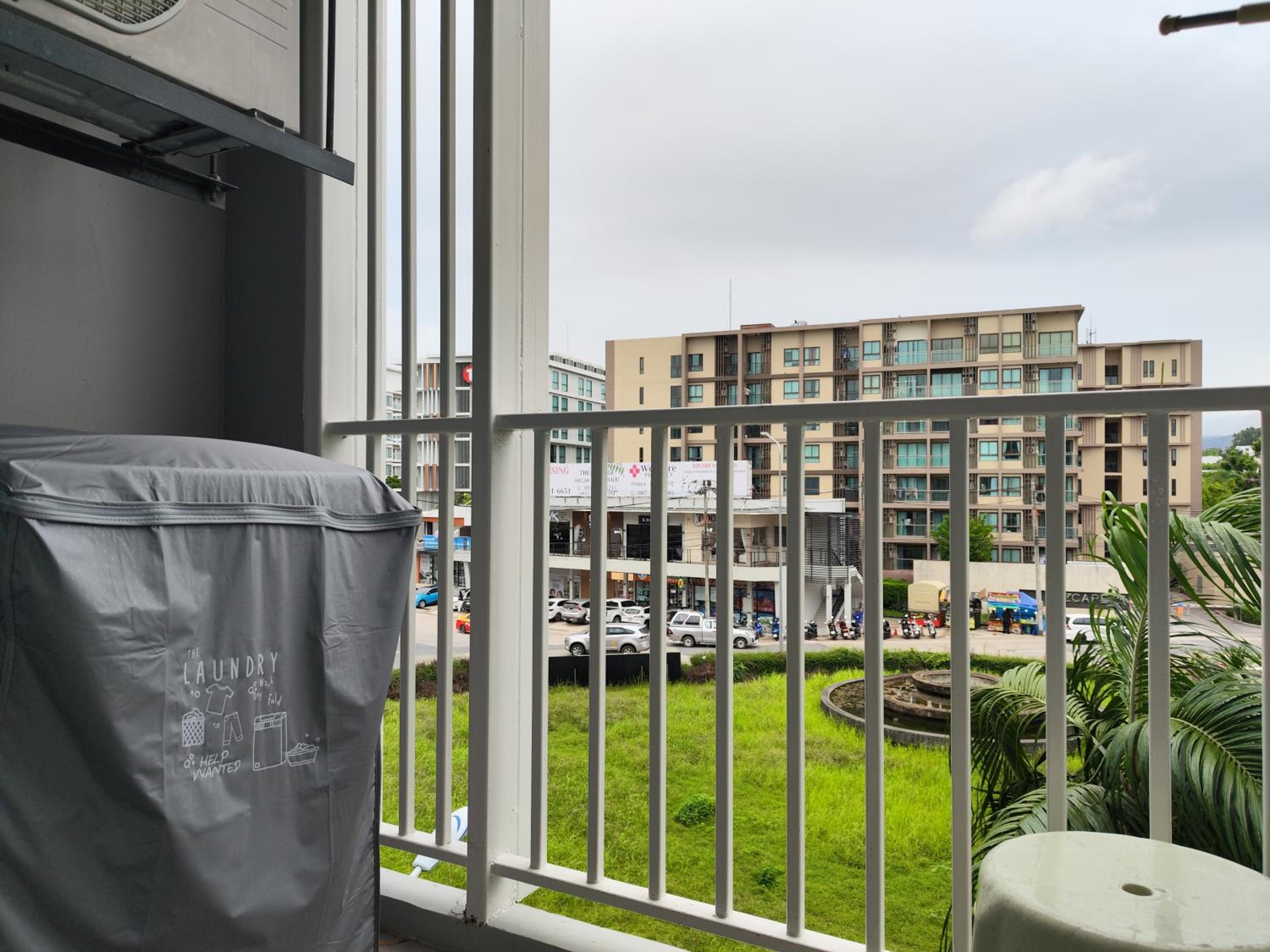 4 Floor - The Base Downtown Condominium next to Central Shopping Mall