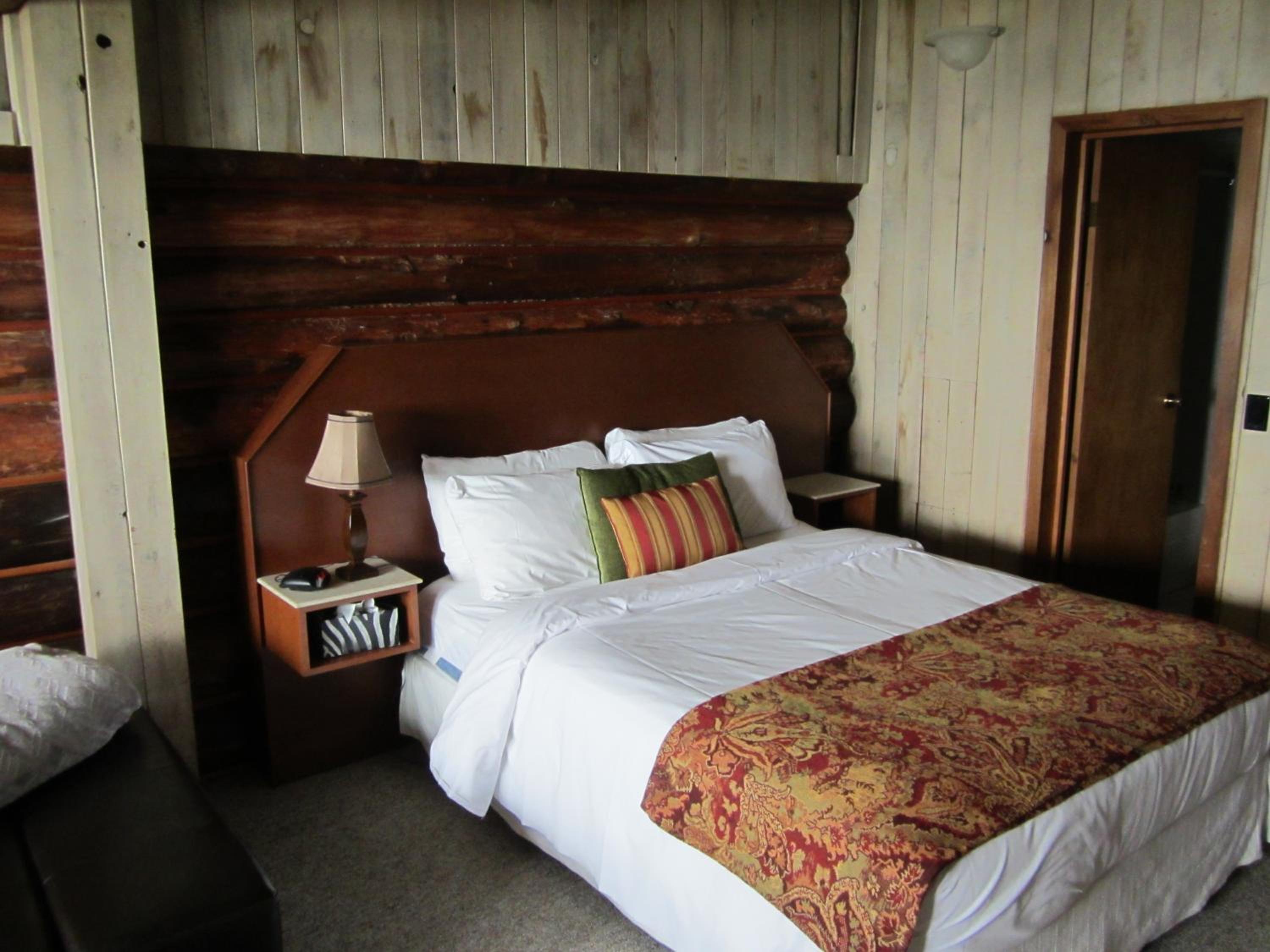 The Surf Lodge and Pub
