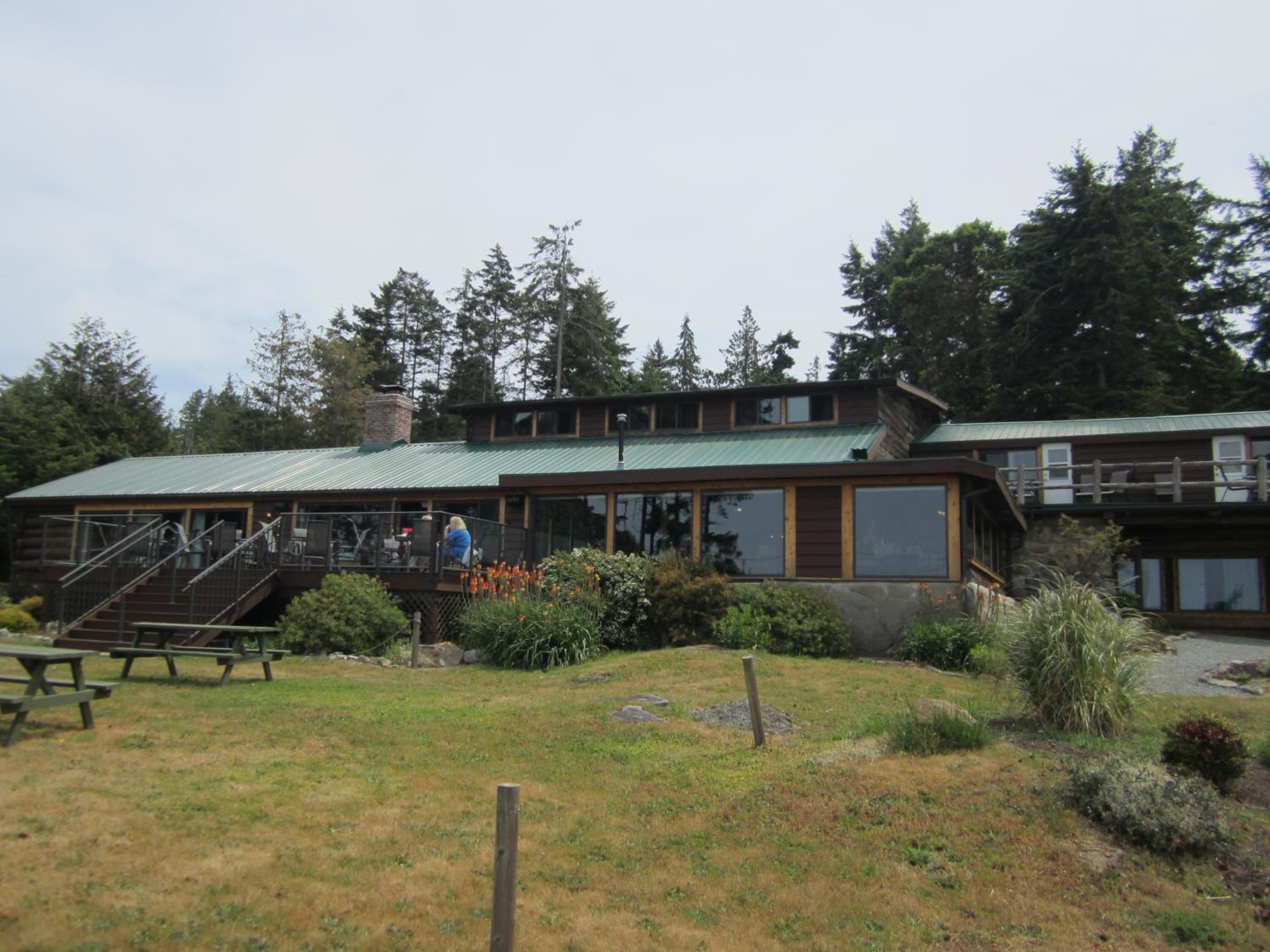 The Surf Lodge and Pub