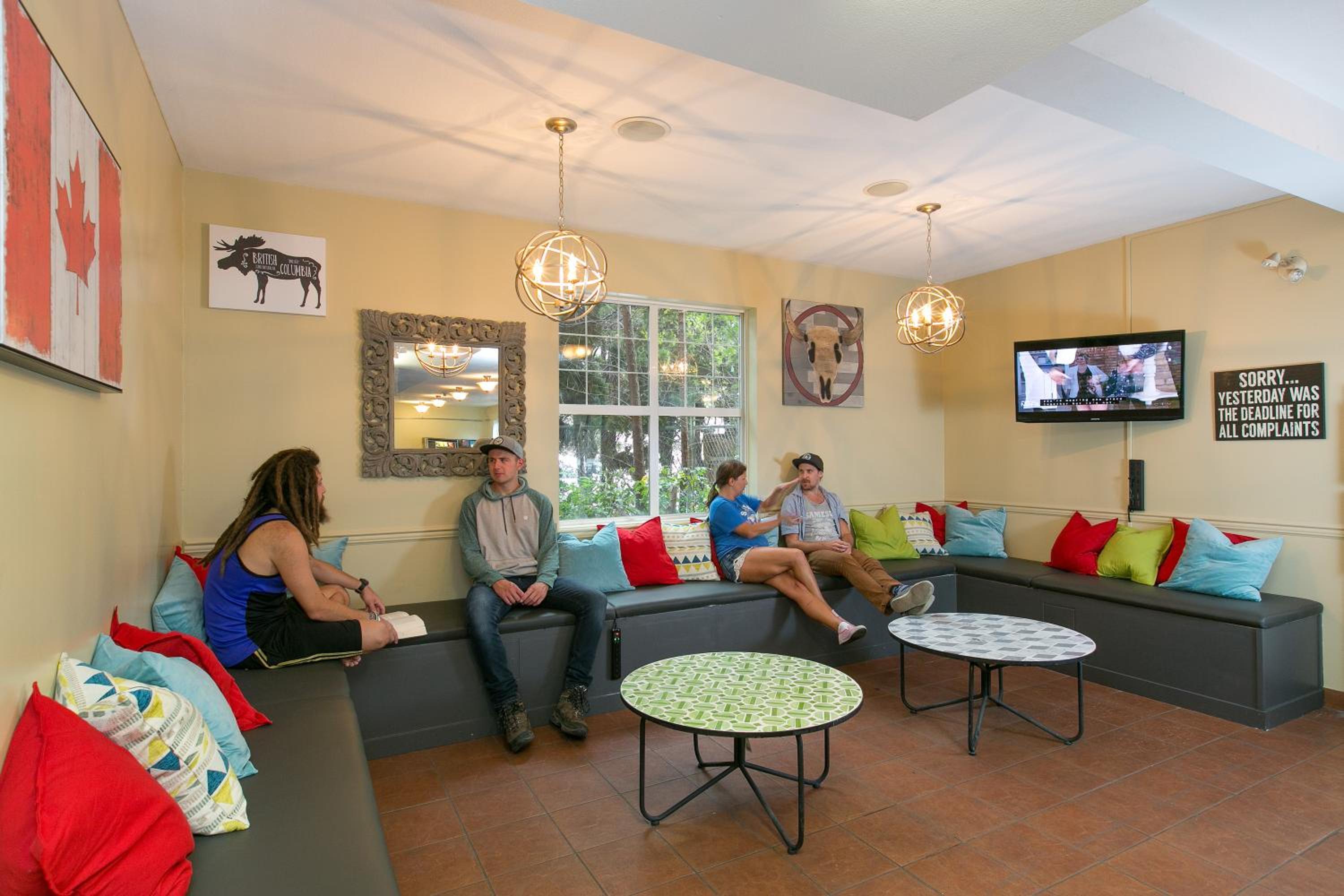 HI Kelowna Hostel-4