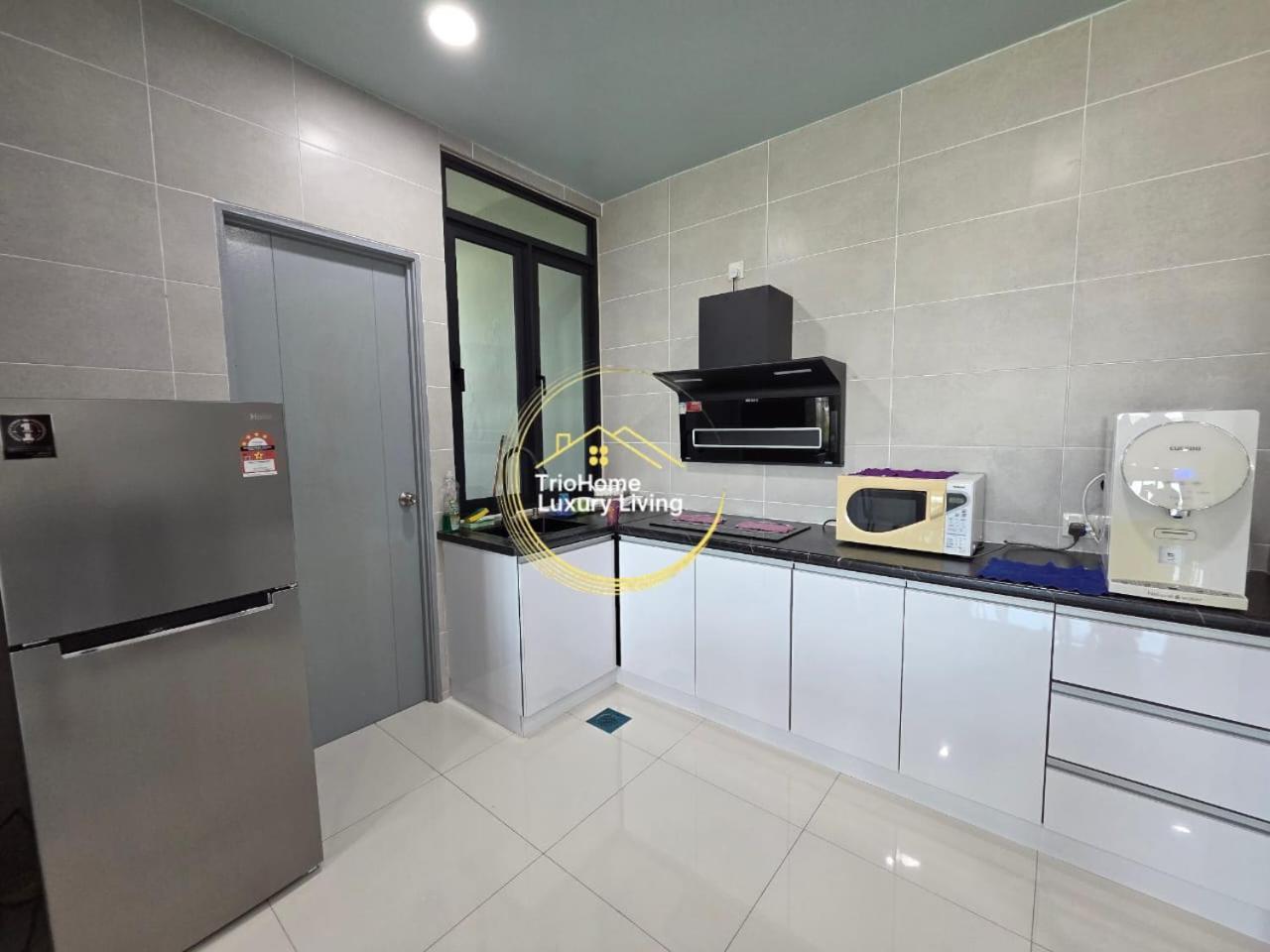 Kuching Homestay 8th Floor Mountain View