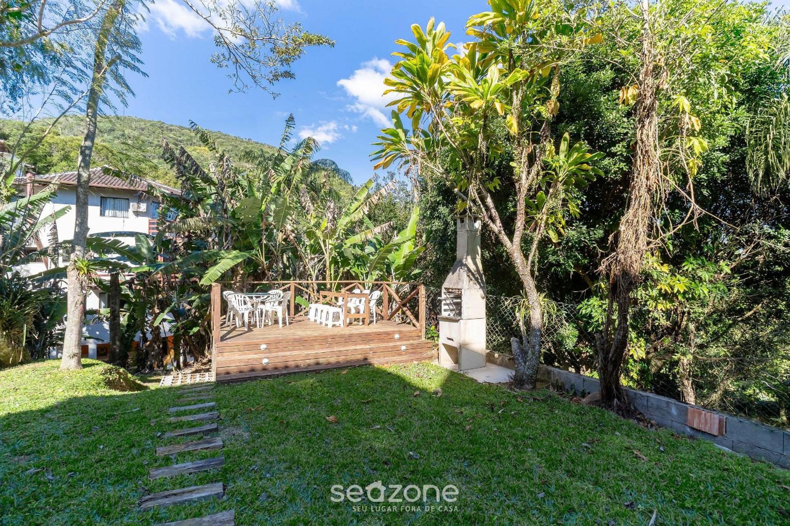 House with BBQ 550m from the Beach GSS0488