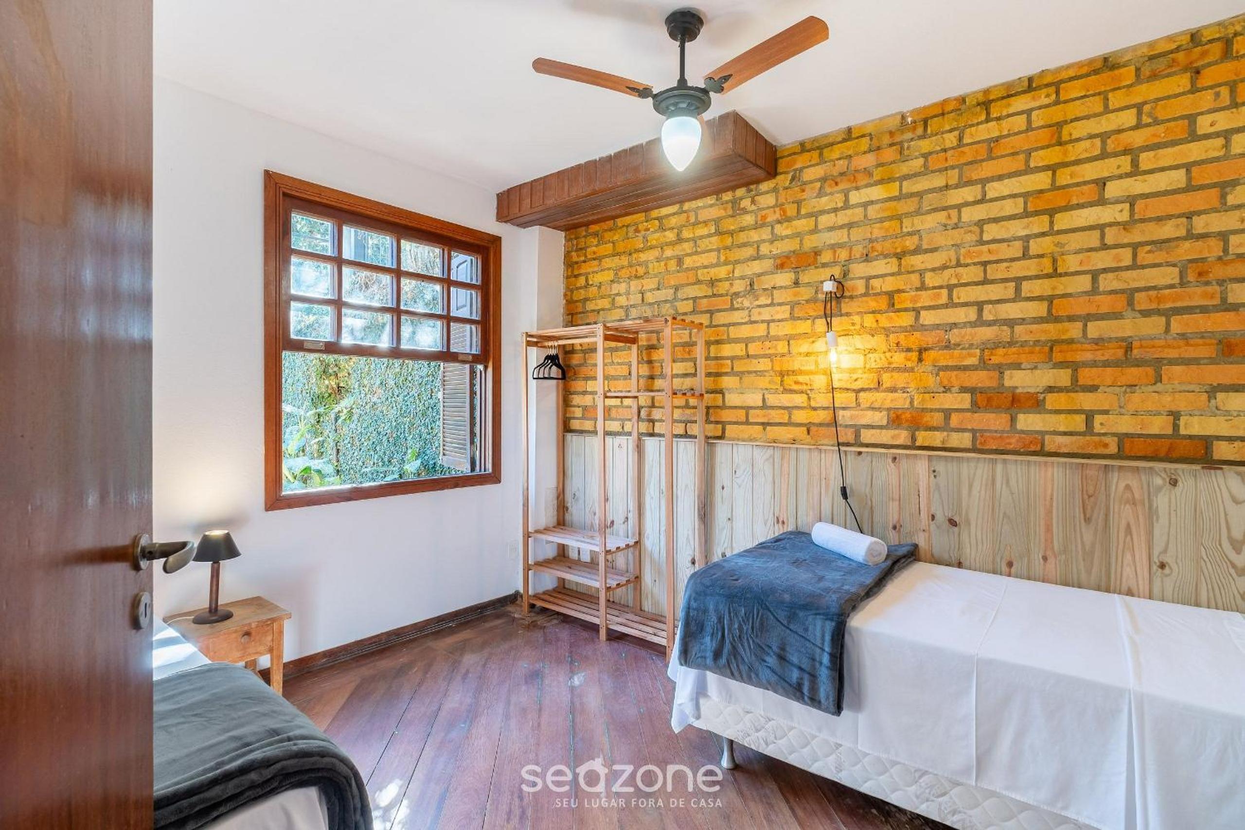 House with BBQ 550m from the Beach GSS0488