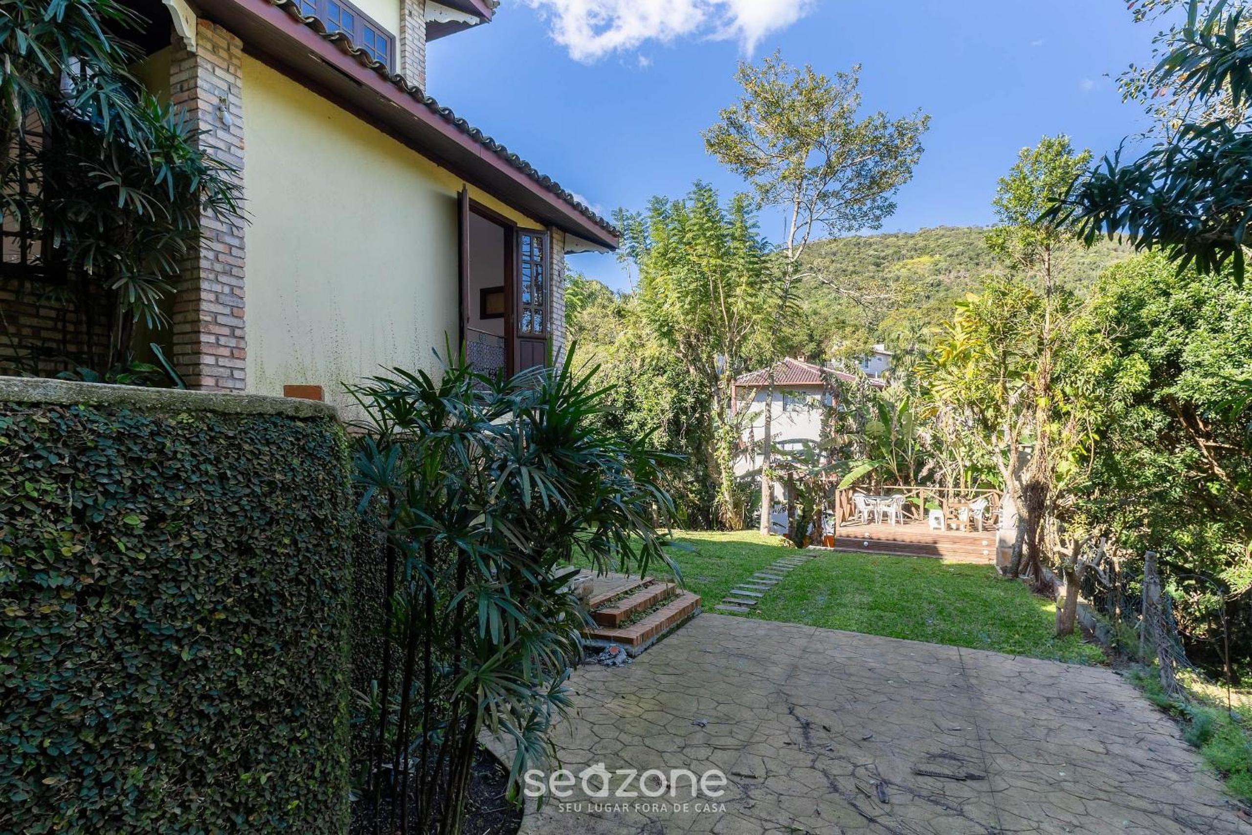 House with BBQ 550m from the Beach GSS0488
