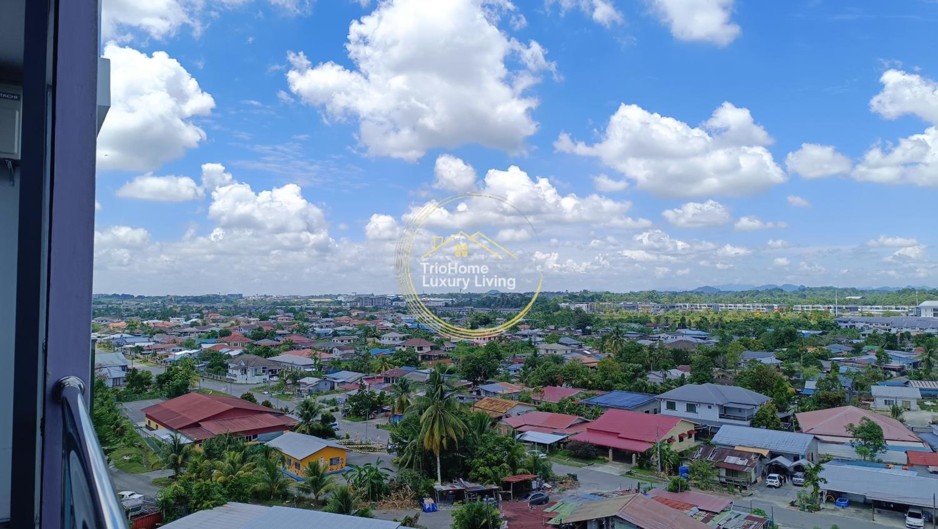 Kuching Homestay 8th Floor Mountain View