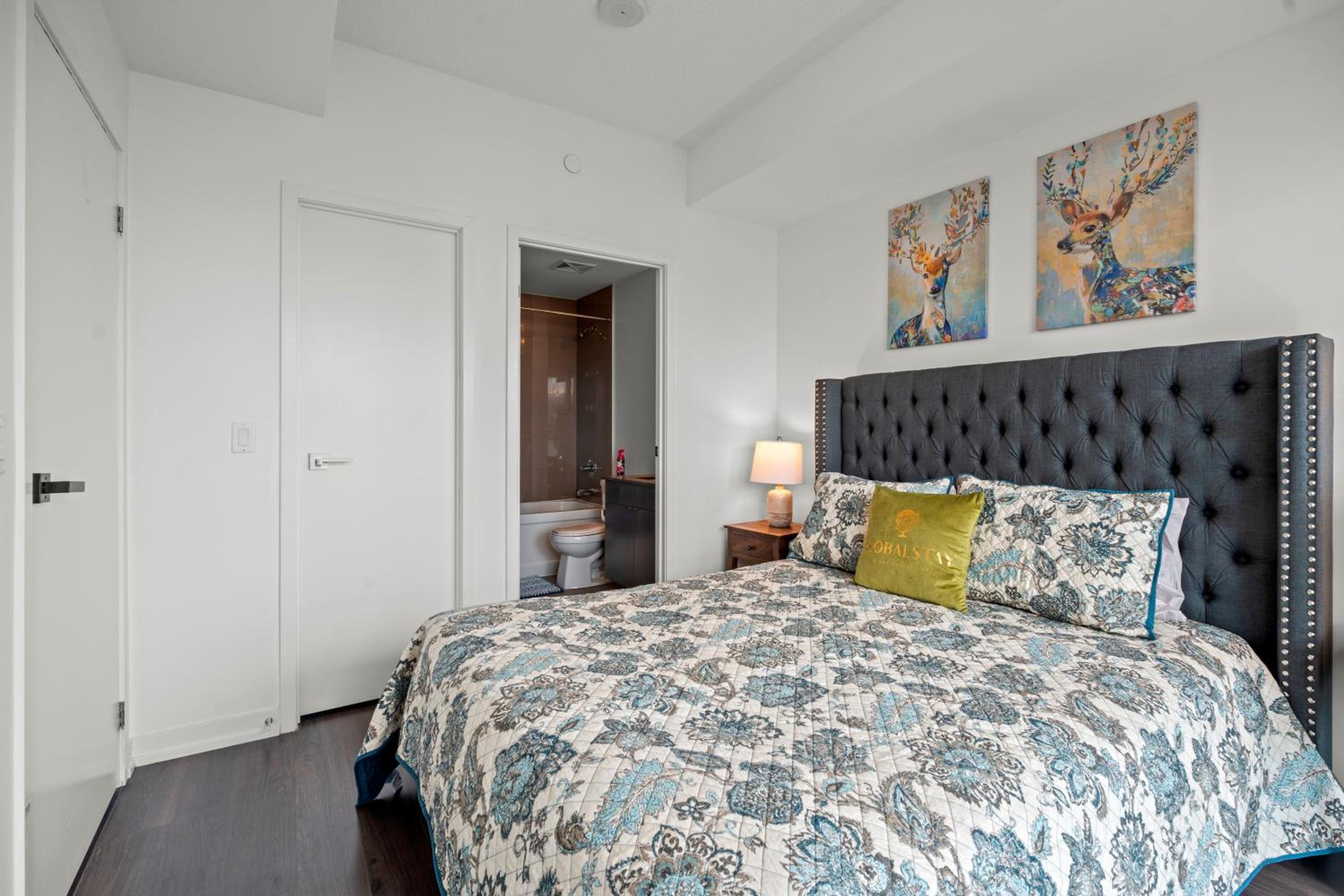 Cozy 2 Bedroom Dunfield Ave Apartment