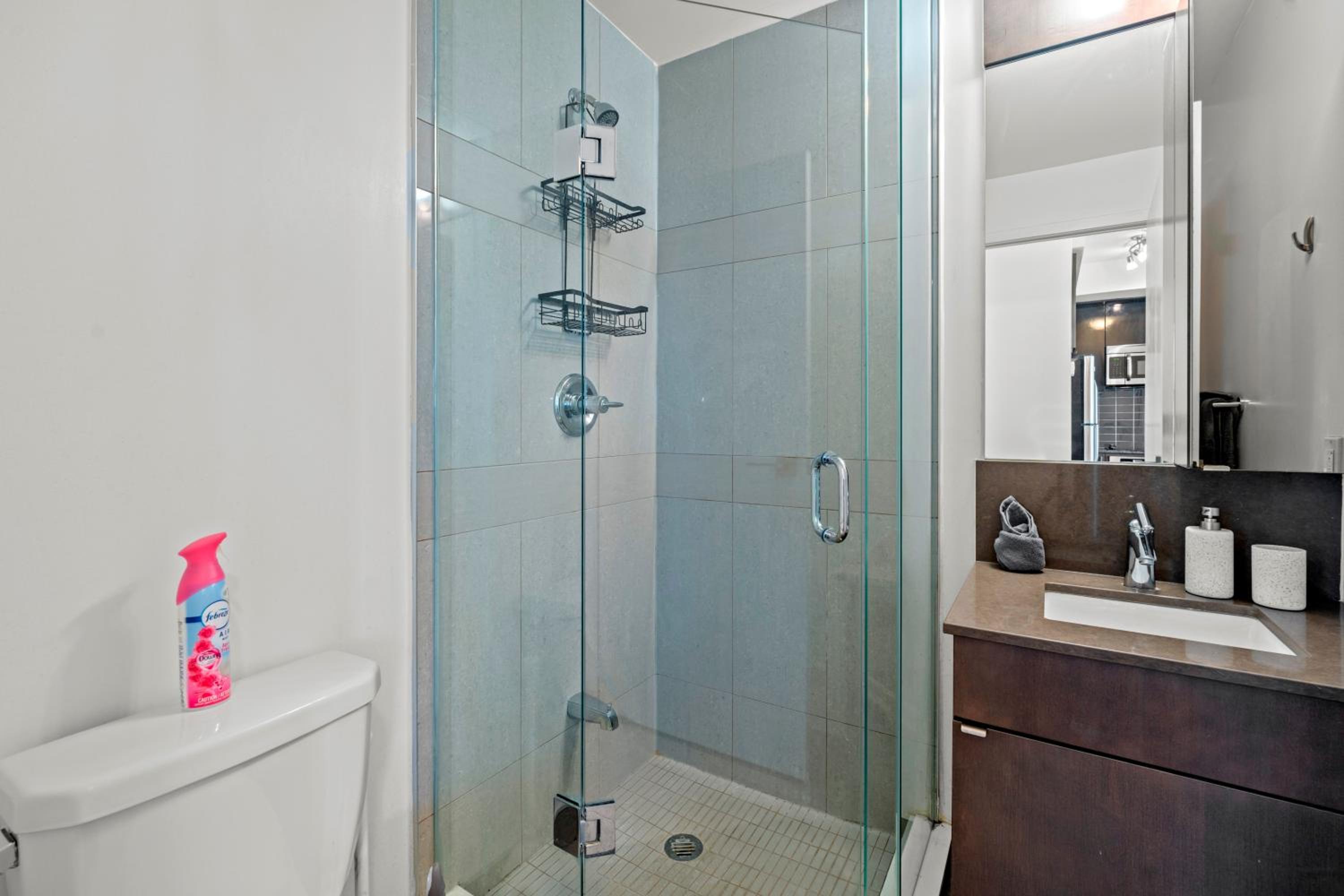 Cozy 2 Bedroom Dunfield Ave Apartment