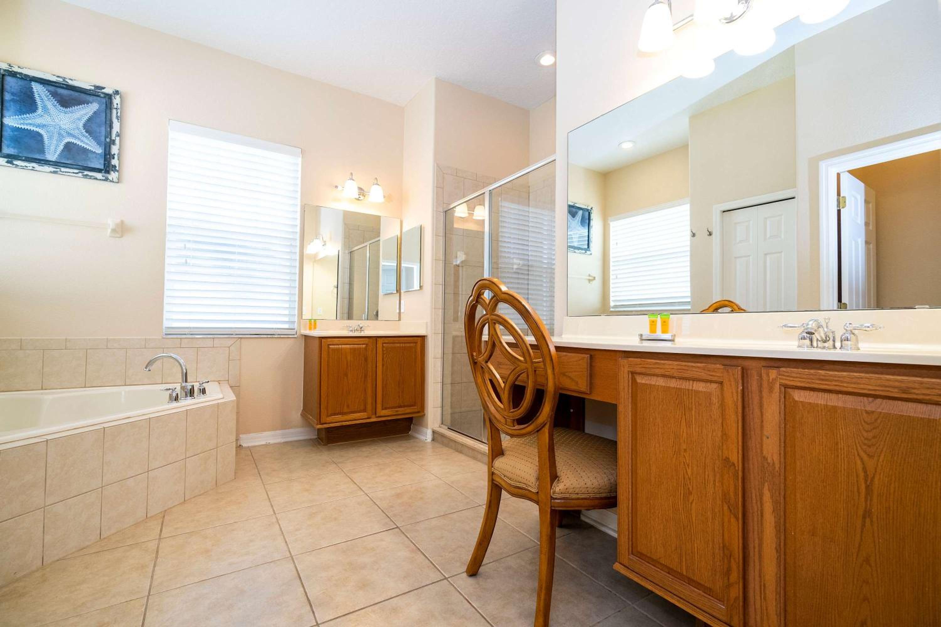 Stunning 5Bd Single Family Home with Pool Close to Disney 7420