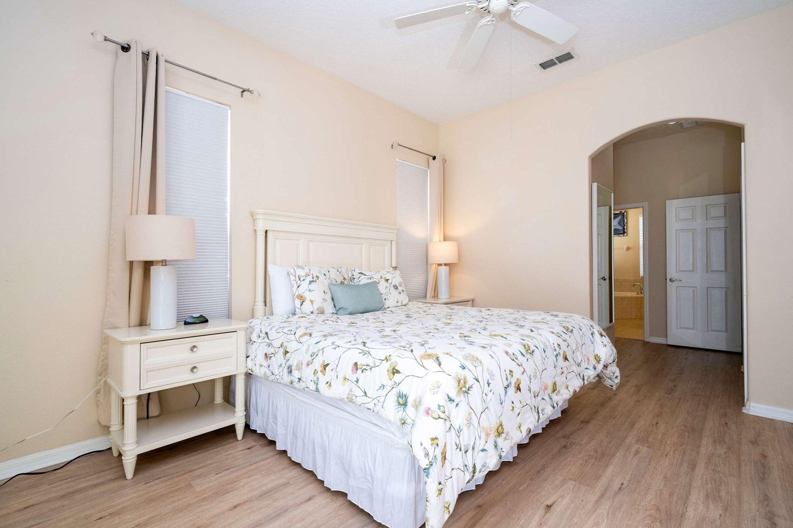 Stunning 5Bd Single Family Home with Pool Close to Disney 7420