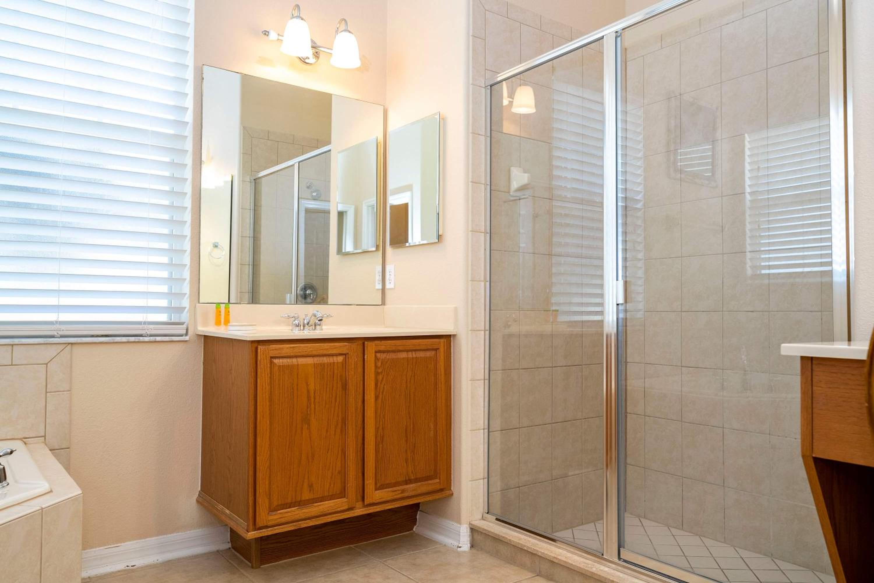 Stunning 5Bd Single Family Home with Pool Close to Disney 7420