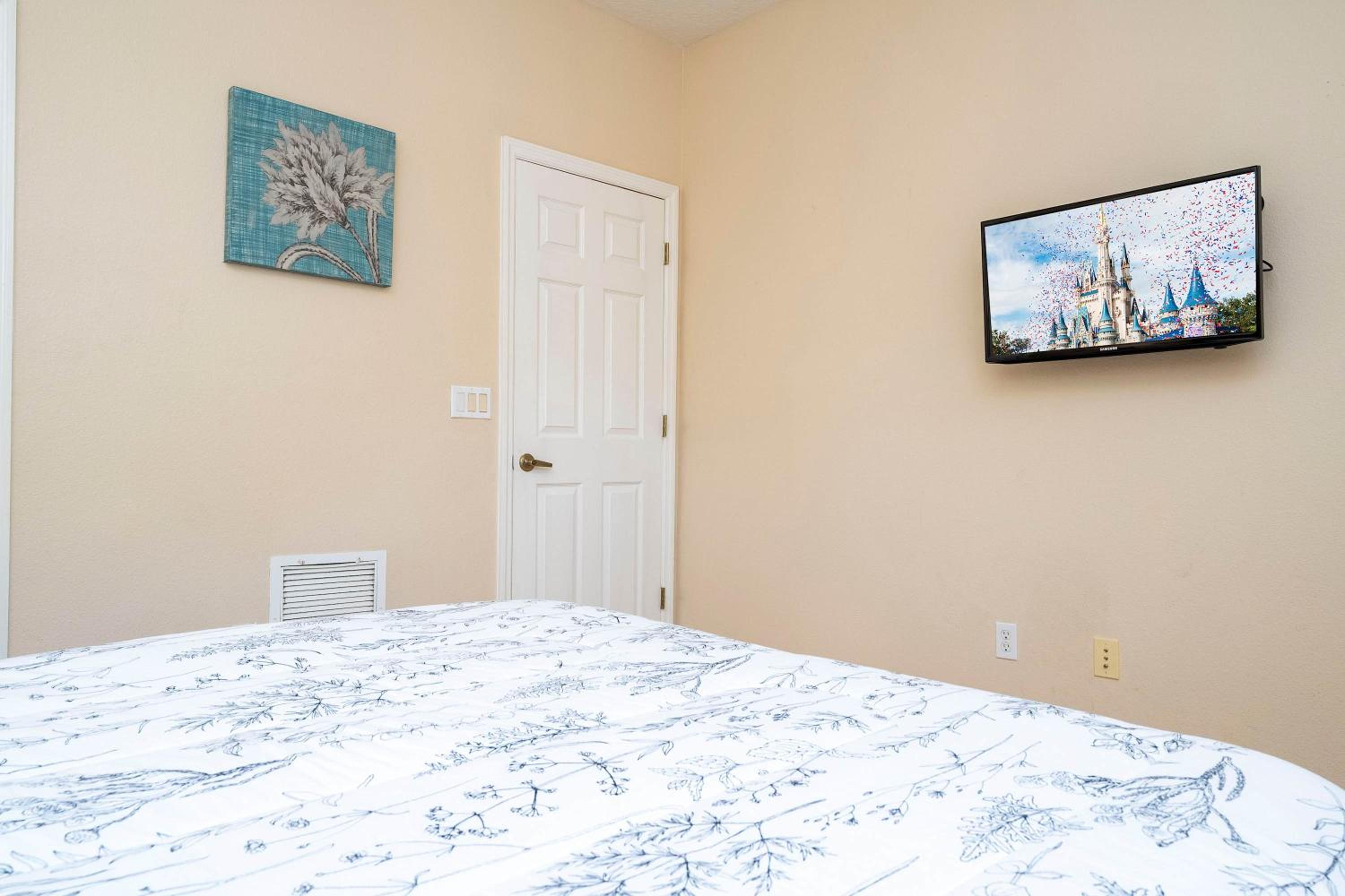 Stunning 5Bd Single Family Home with Pool Close to Disney 7420
