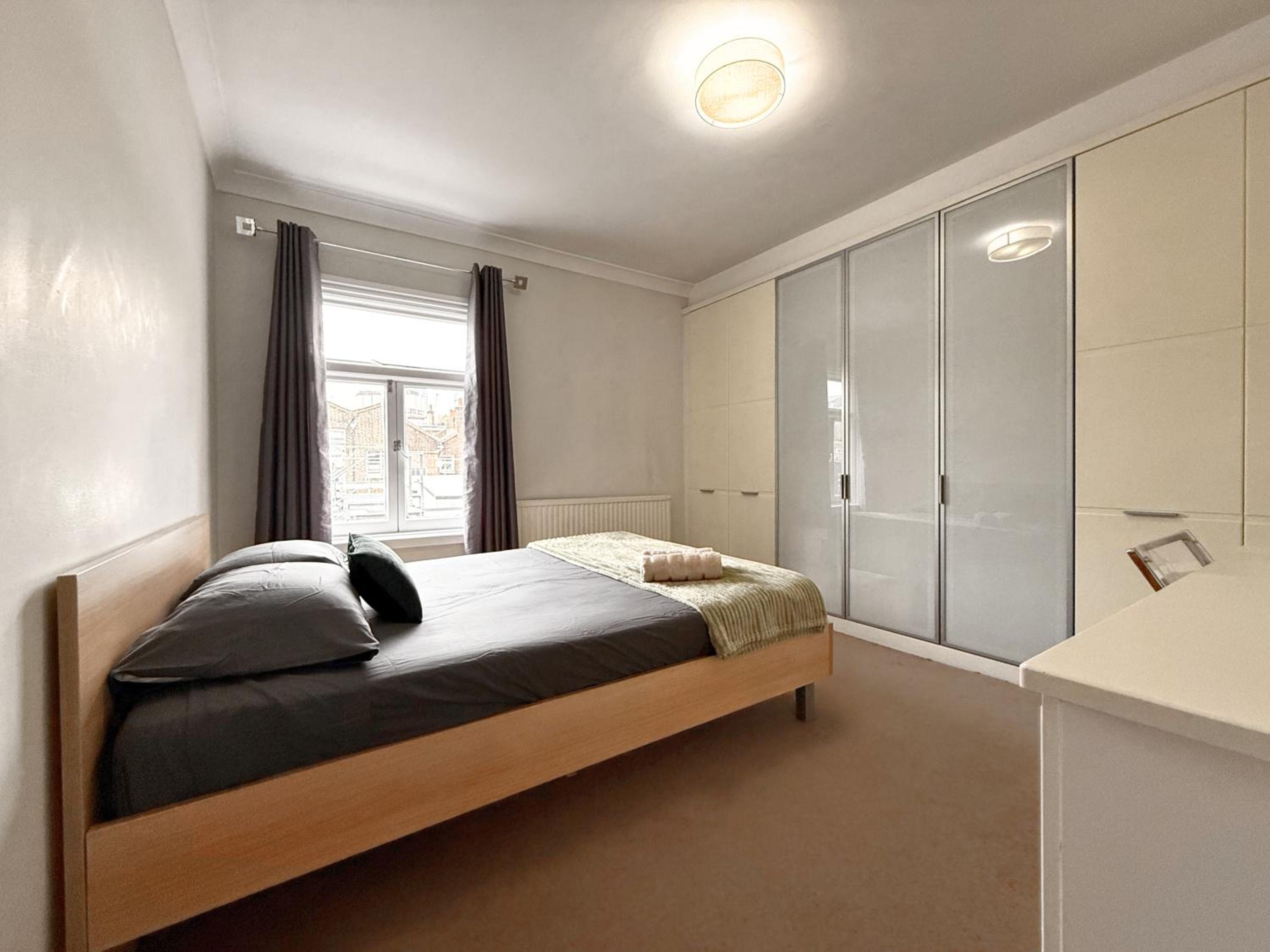 1300ft Fitzrovia Soho 2B2B by Tottenham Court Road Station Elizabeth line & Oxford Street