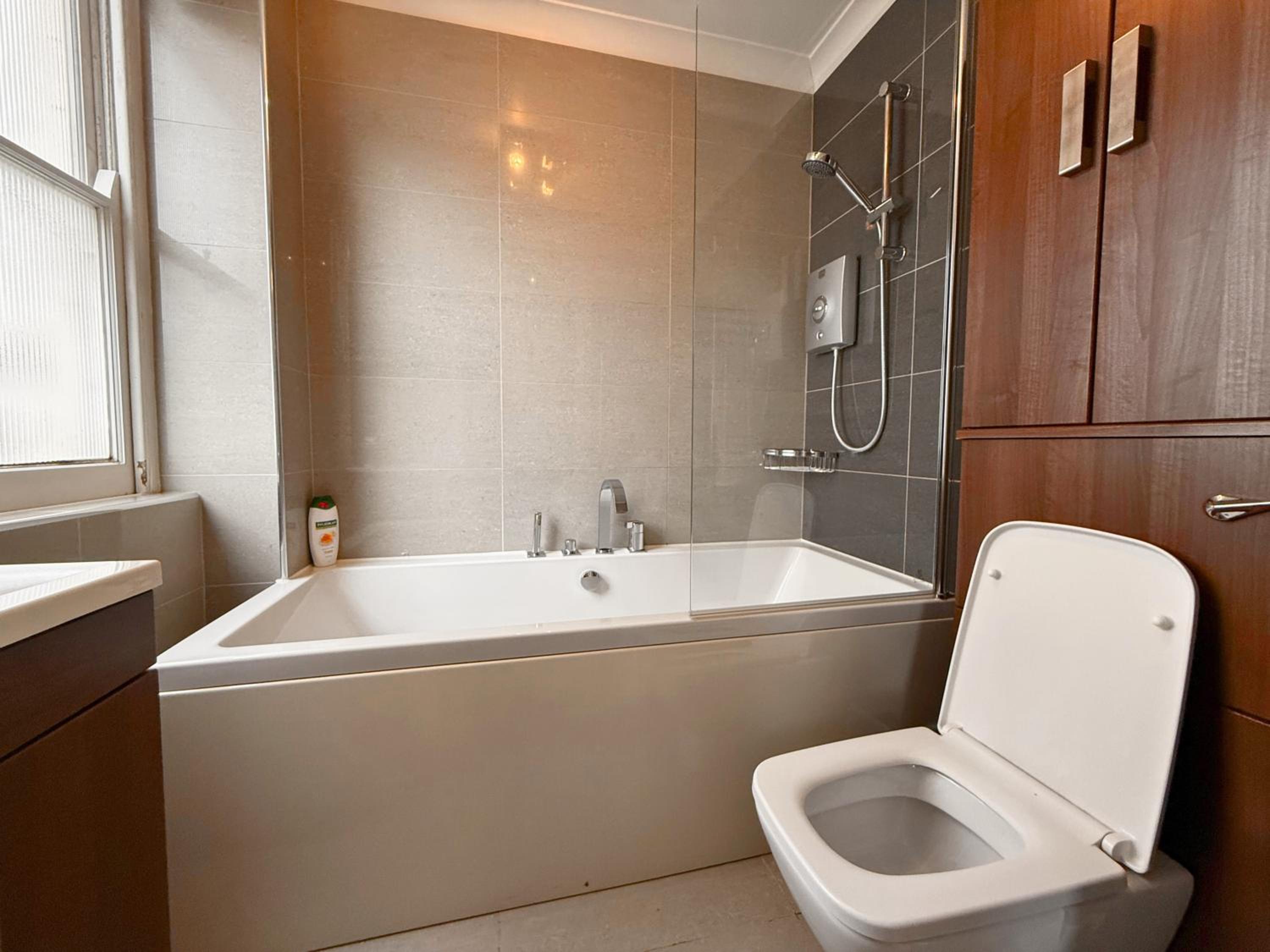 1300ft Fitzrovia Soho 2B2B by Tottenham Court Road Station Elizabeth line & Oxford Street