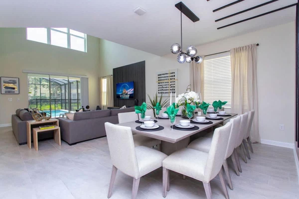 Stunning 5 Bd w/ Pool Close to Disney @ Storey Lake 2767